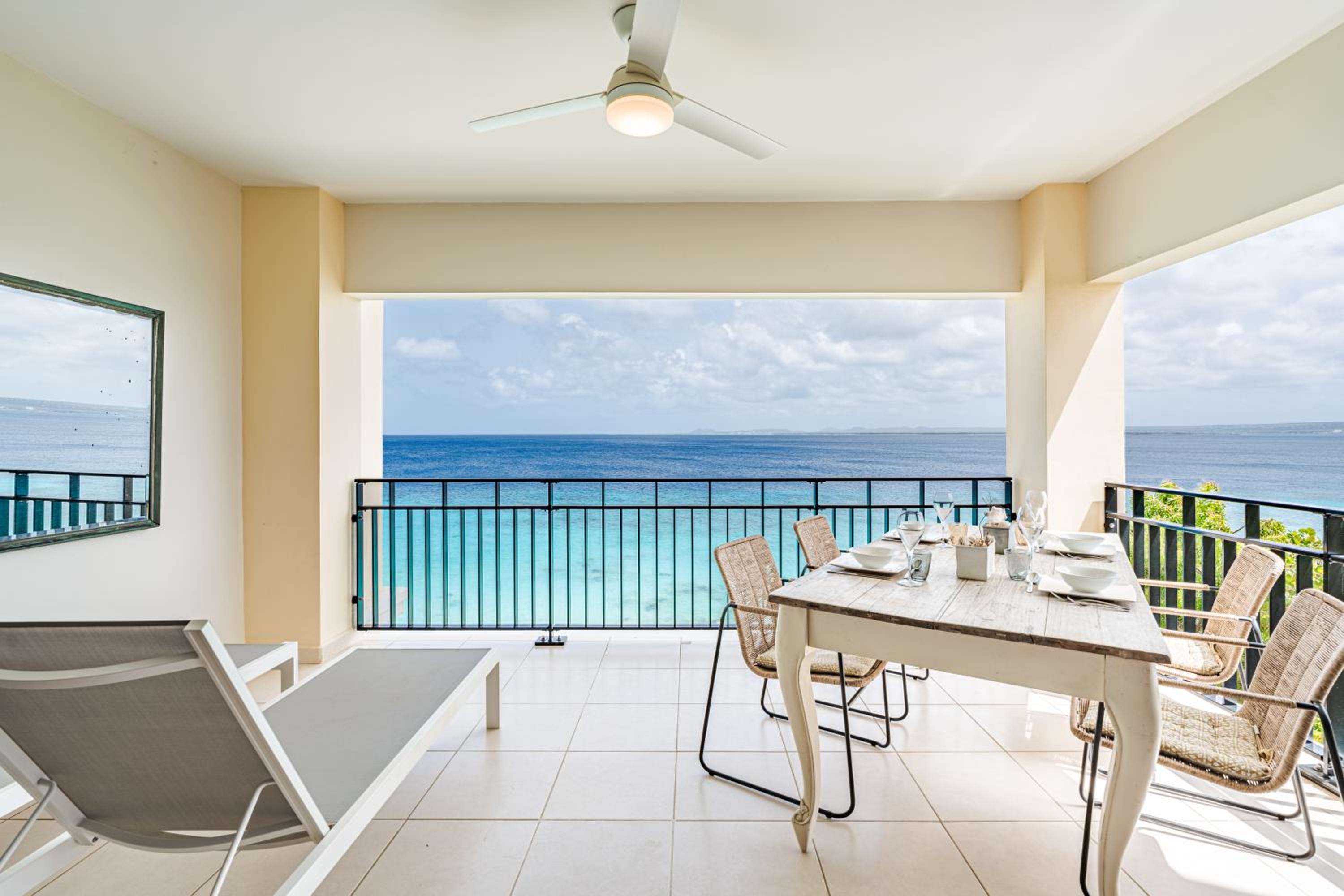 Bellevue Residence #7 - Oceanfront condo