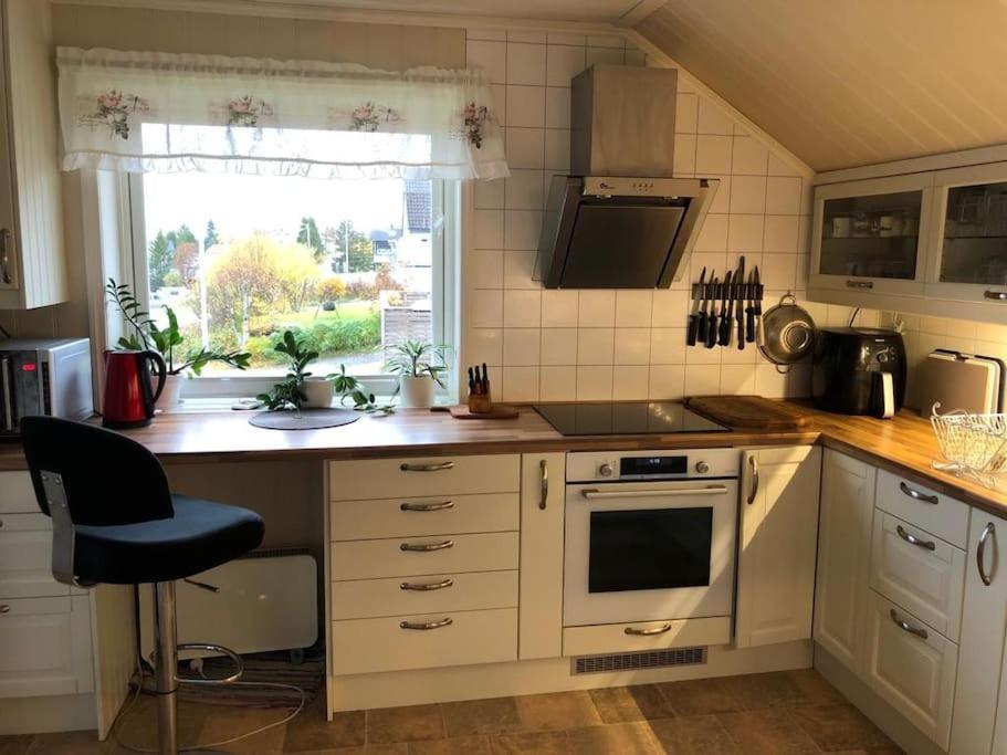 Top floor apartment with amazing view and location view 5