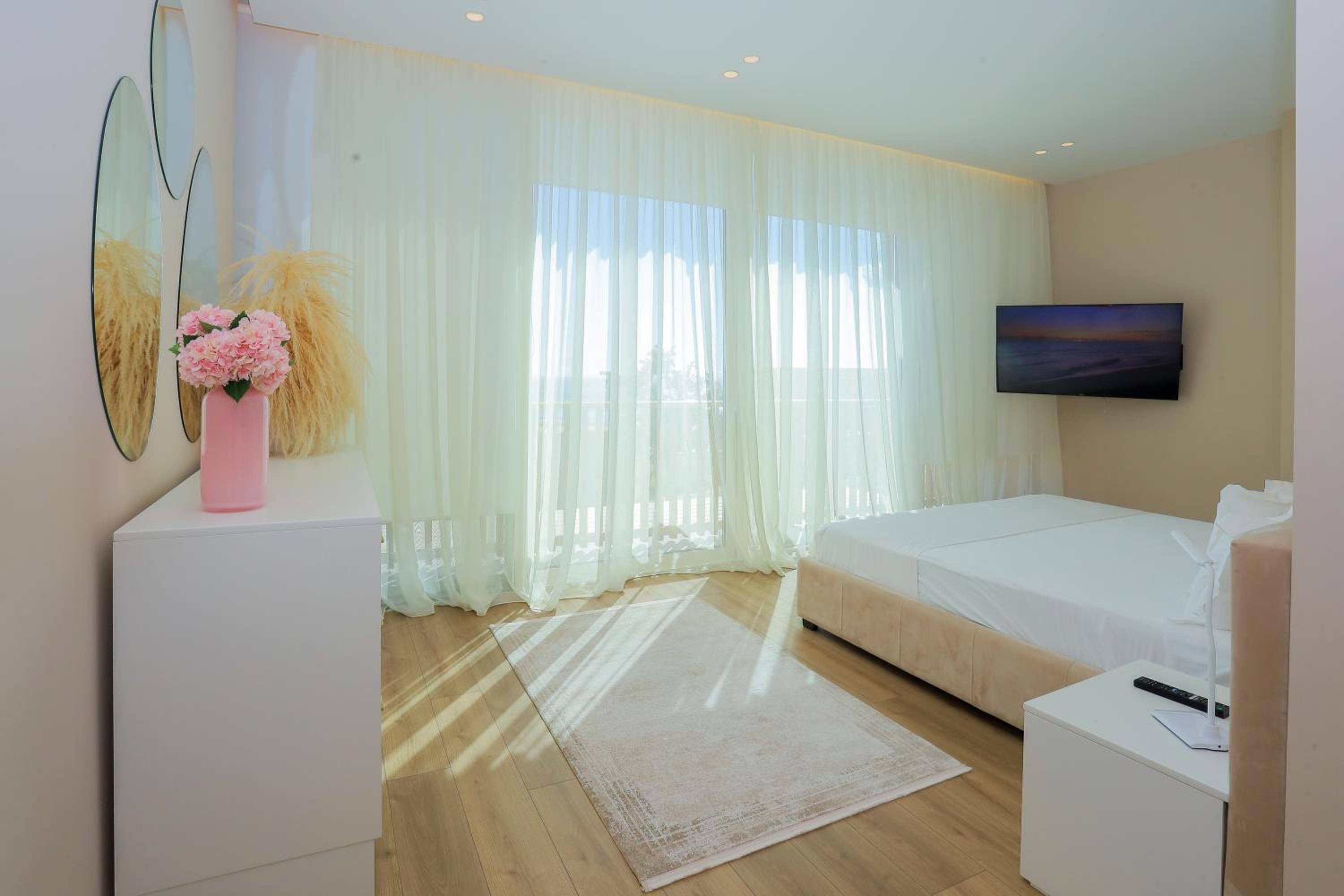 Sea Drive Luxury Vila Green Coast