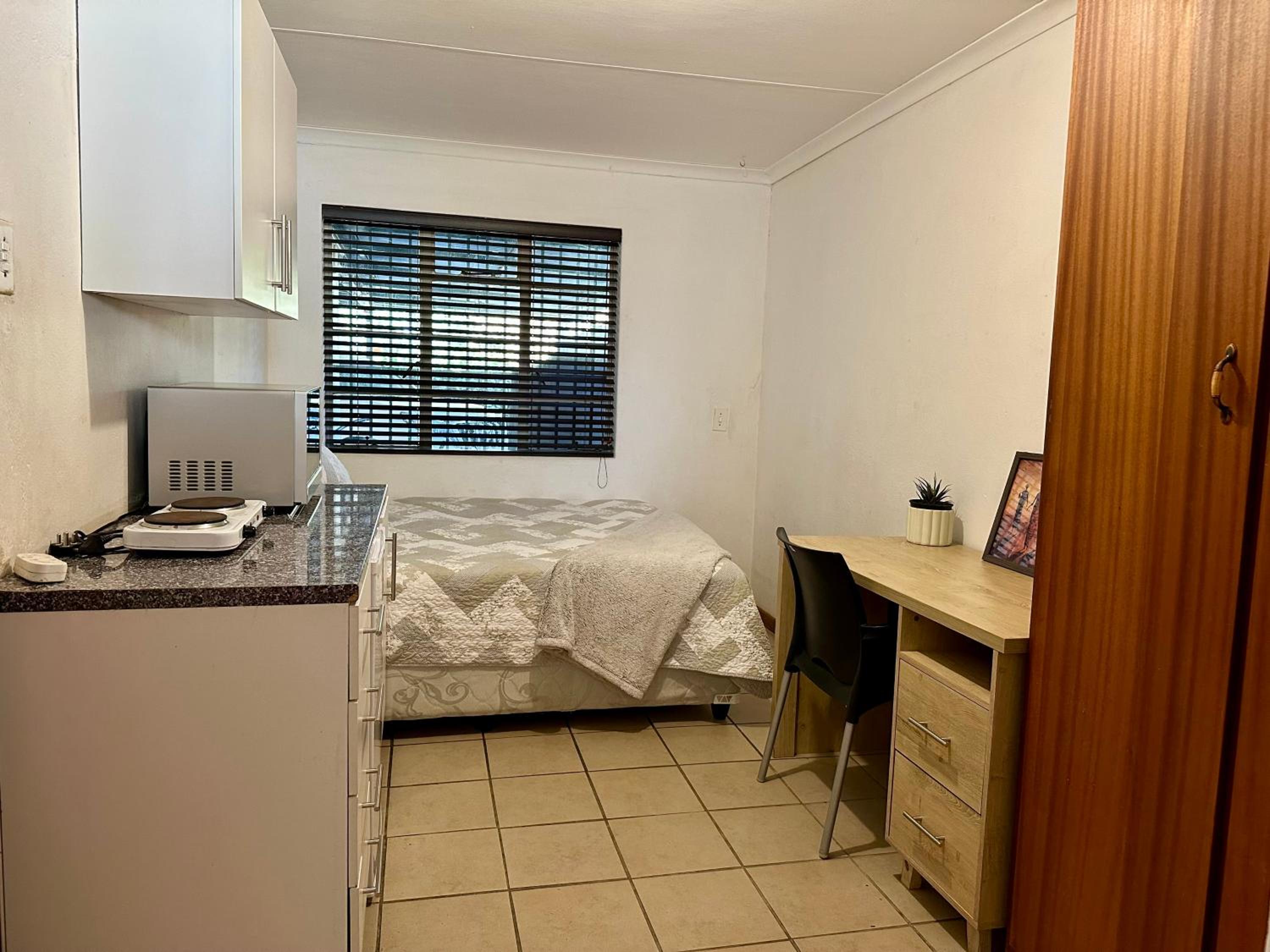 Gemini Bachelor House