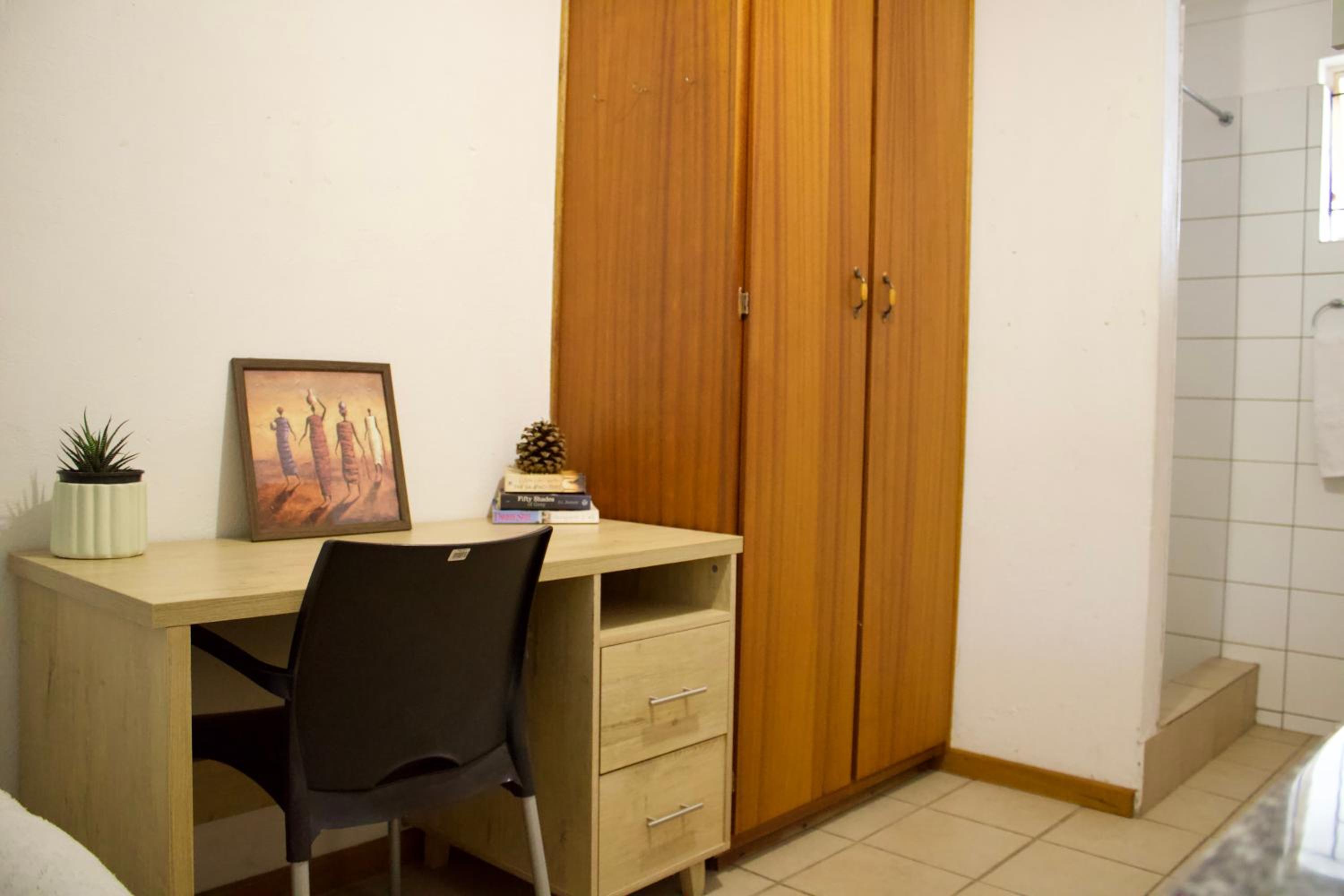 Gemini Bachelor House
