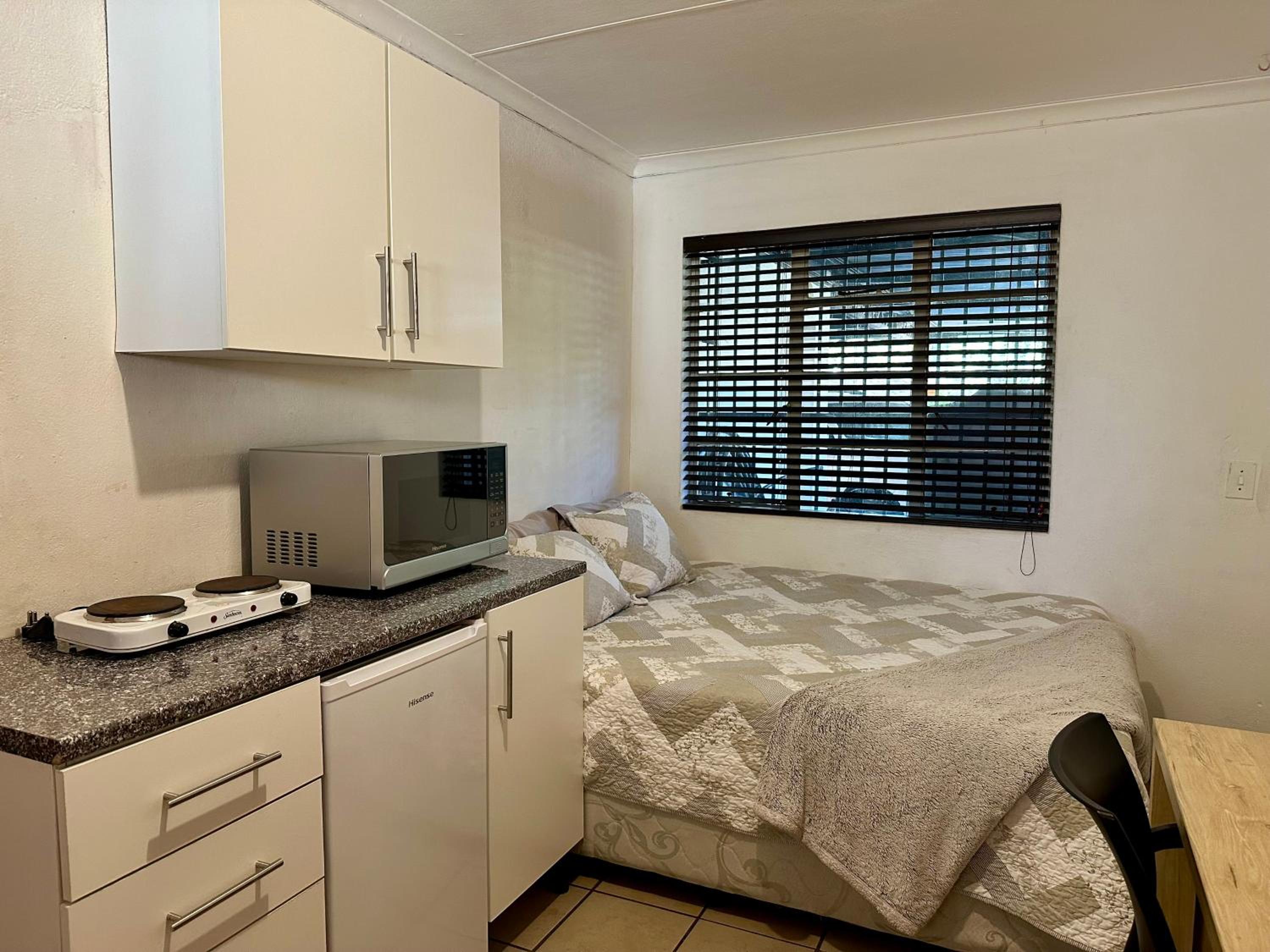 Gemini Bachelor House