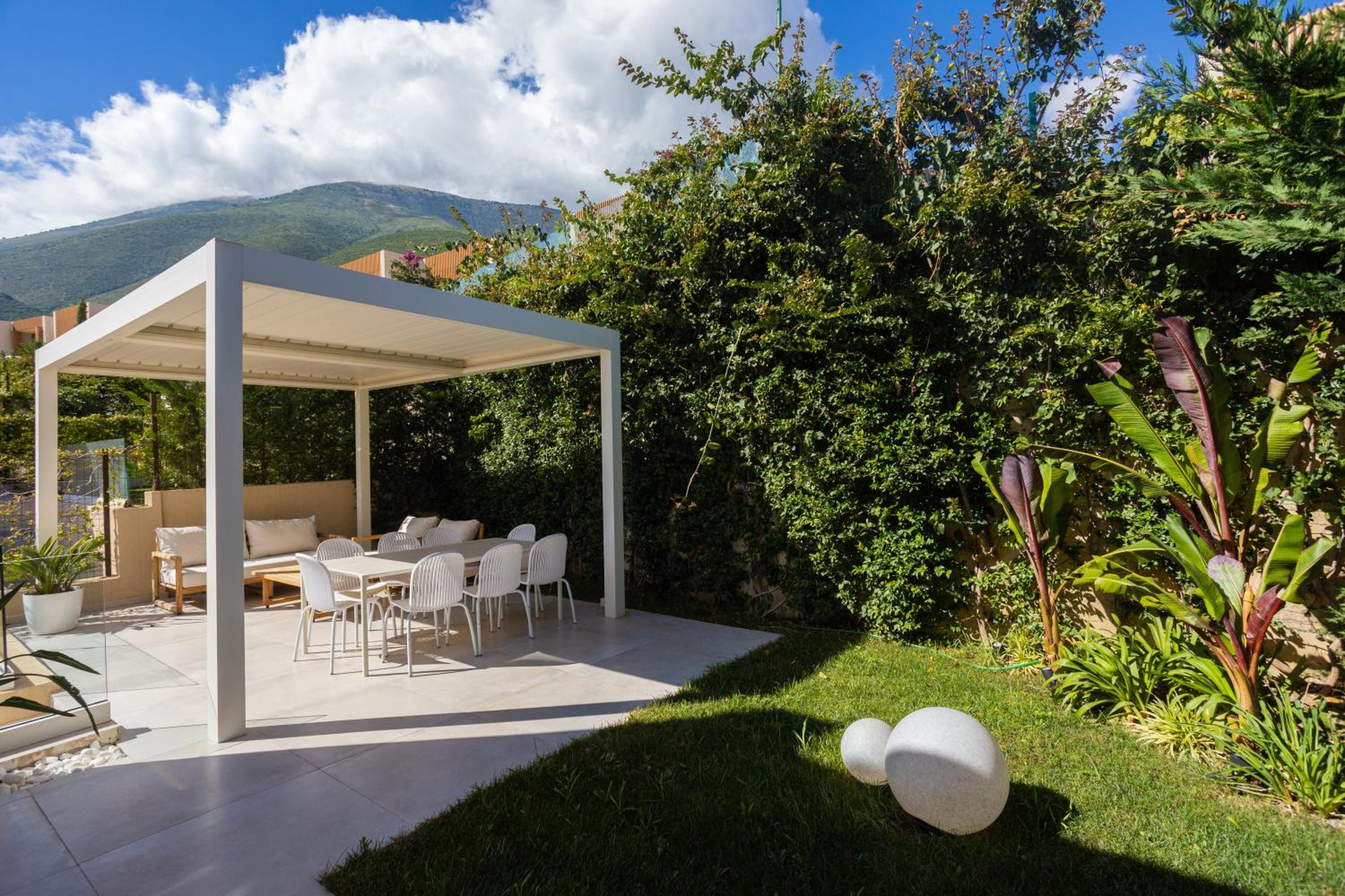 Sea Drive Luxury Vila Green Coast