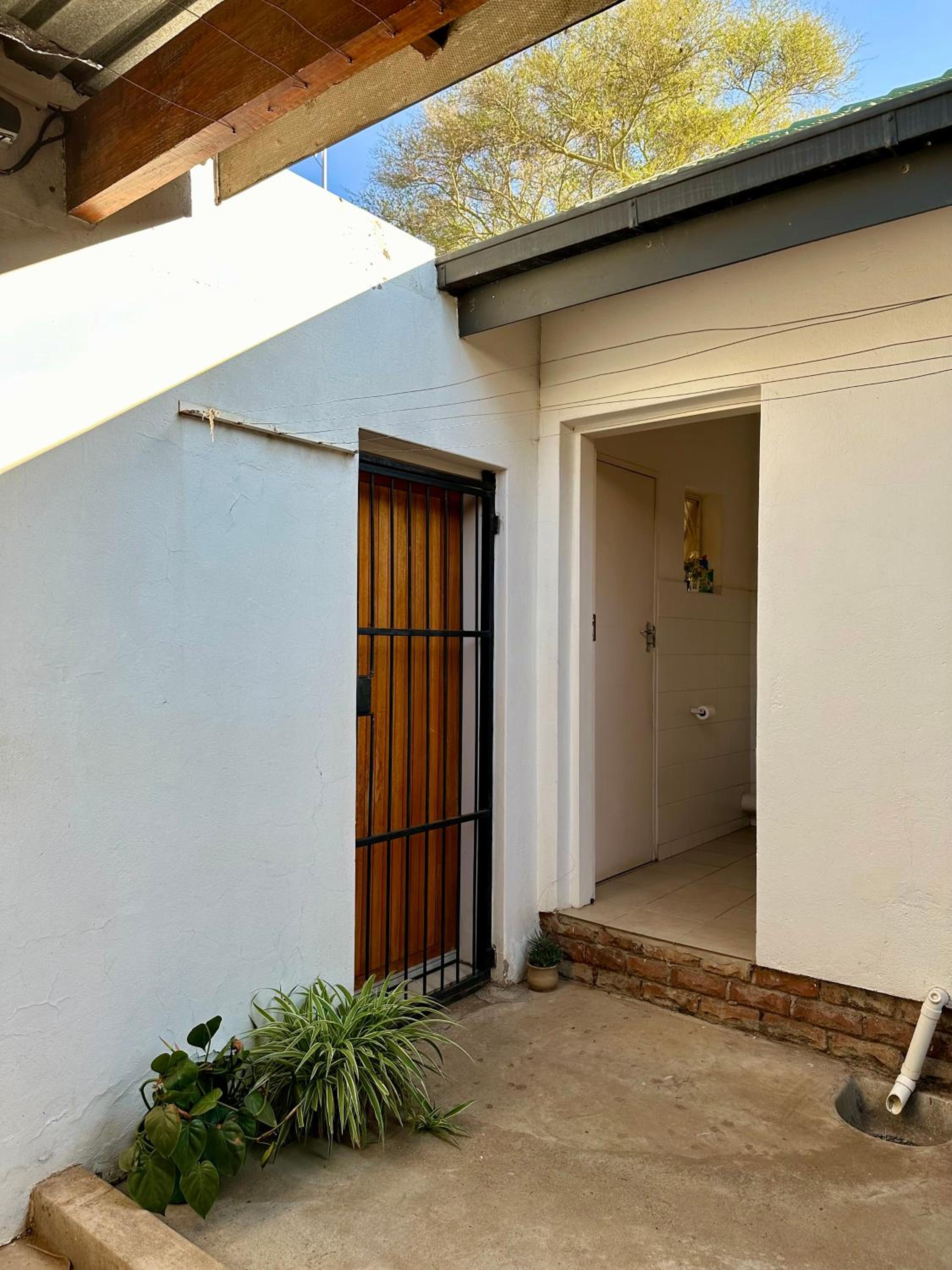 Gemini Bachelor House