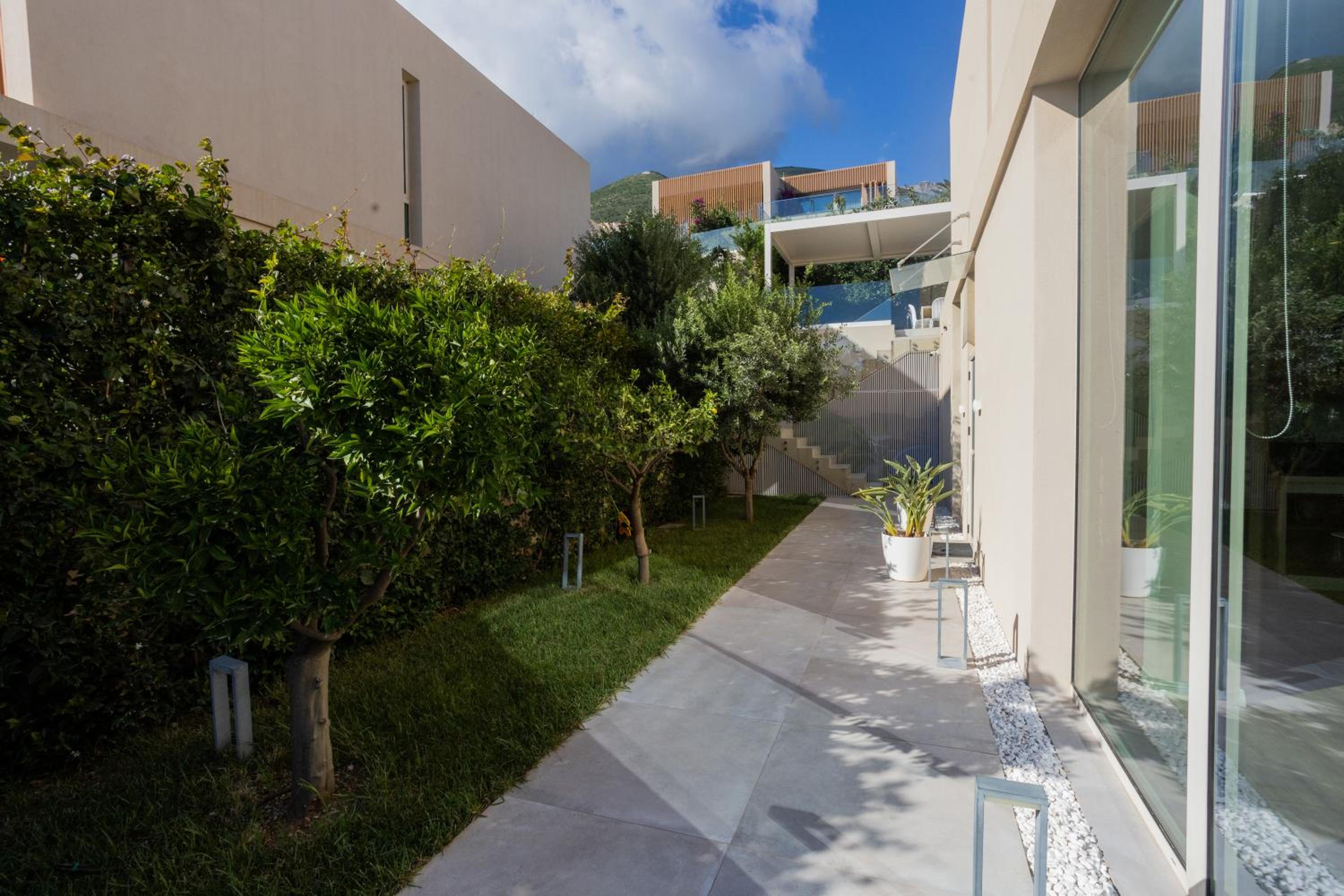 Sea Drive Luxury Vila Green Coast