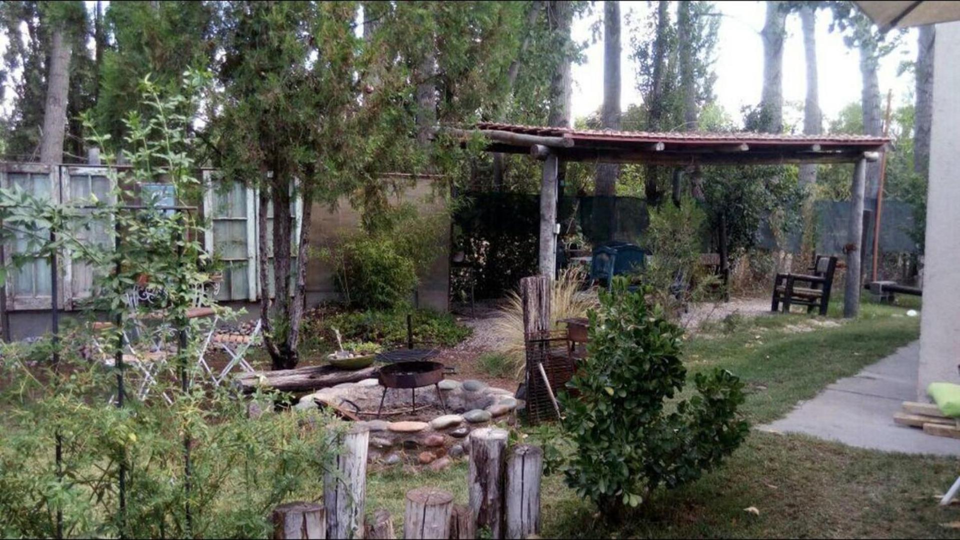 Dark Green House Chacras de Chacras de Coria