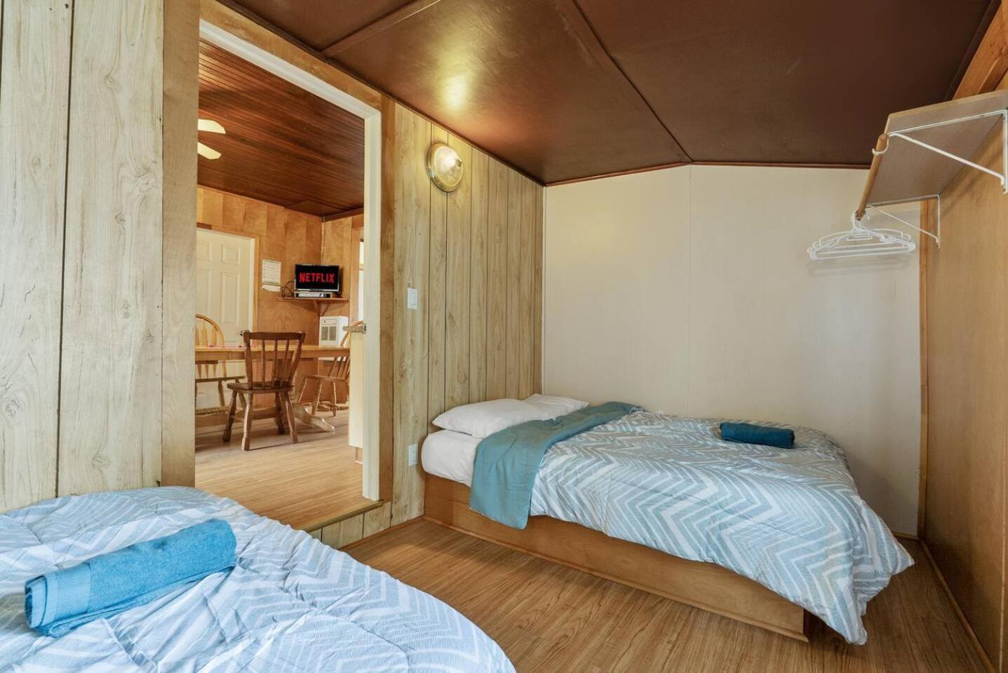 Relaxing Lakefront Cabin
