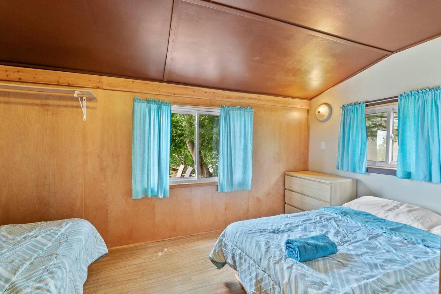 Relaxing Lakefront Cabin