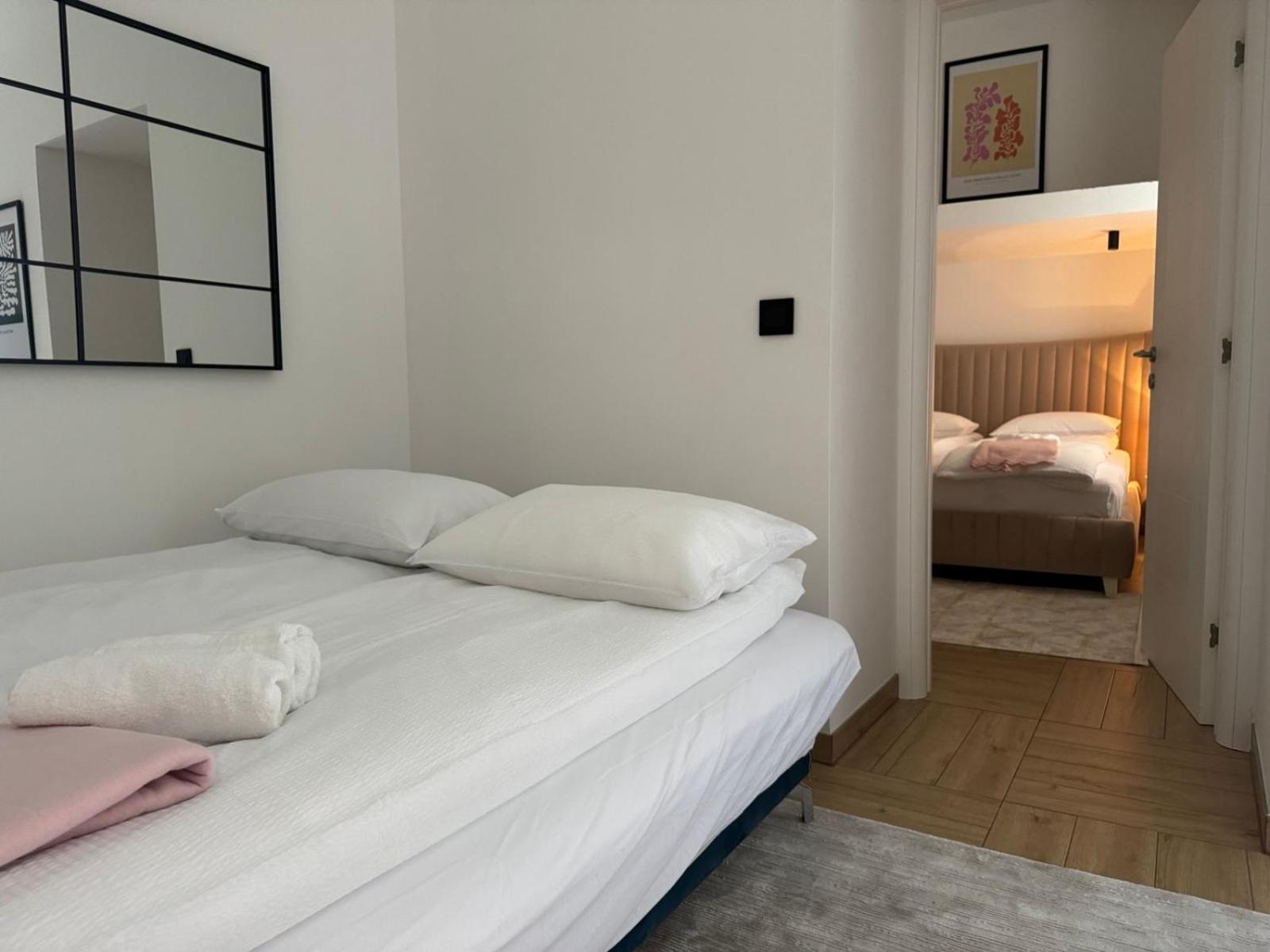 Apartman A in the heart of Ferhadija - Parking available