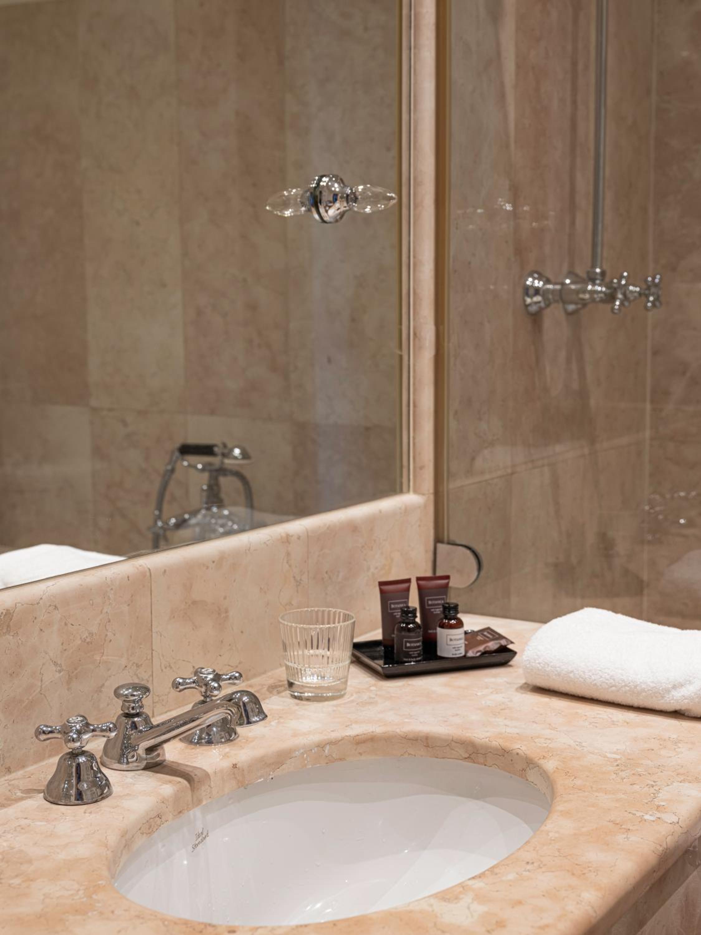 Luxury Apartment Palais Des Arts Prague
