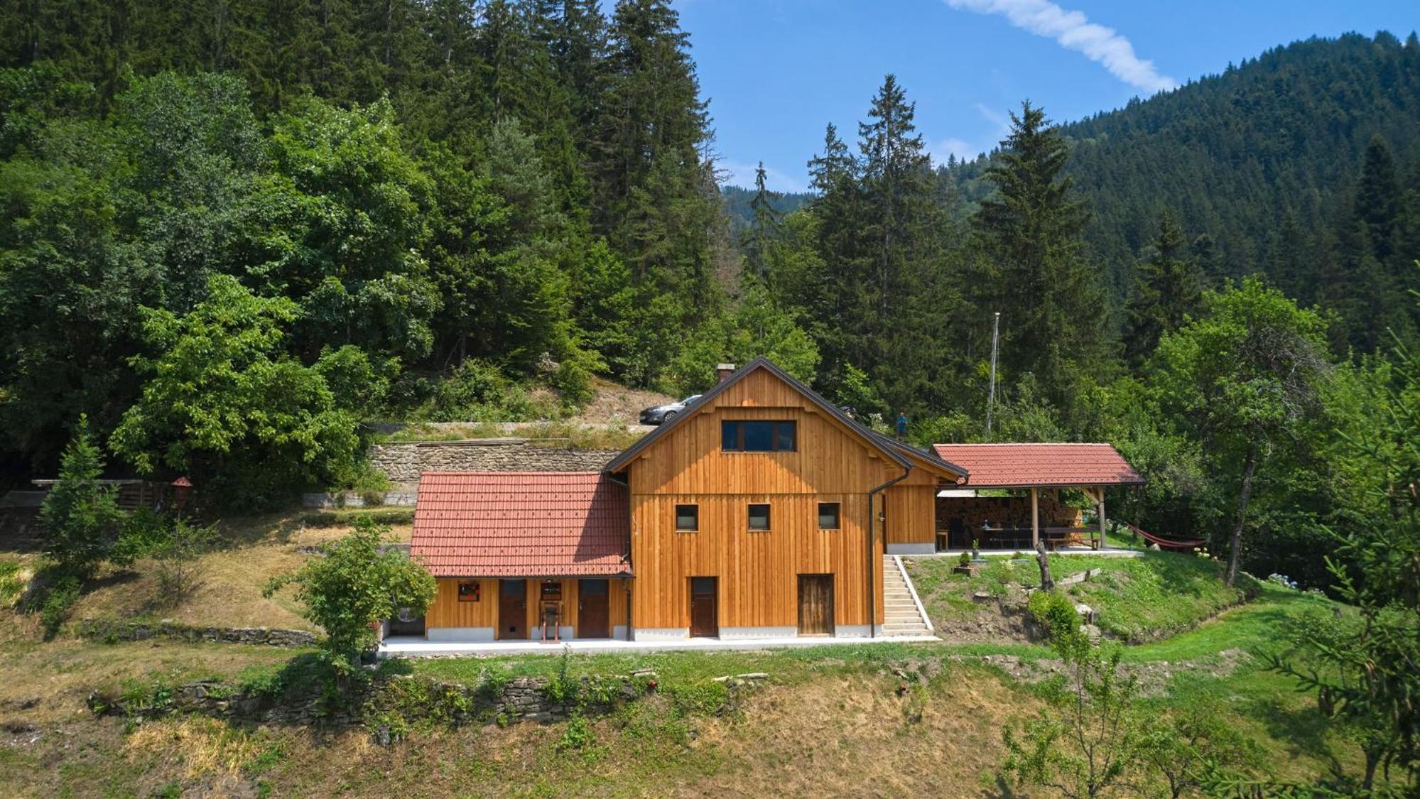 Vista Larix Chalet view 2
