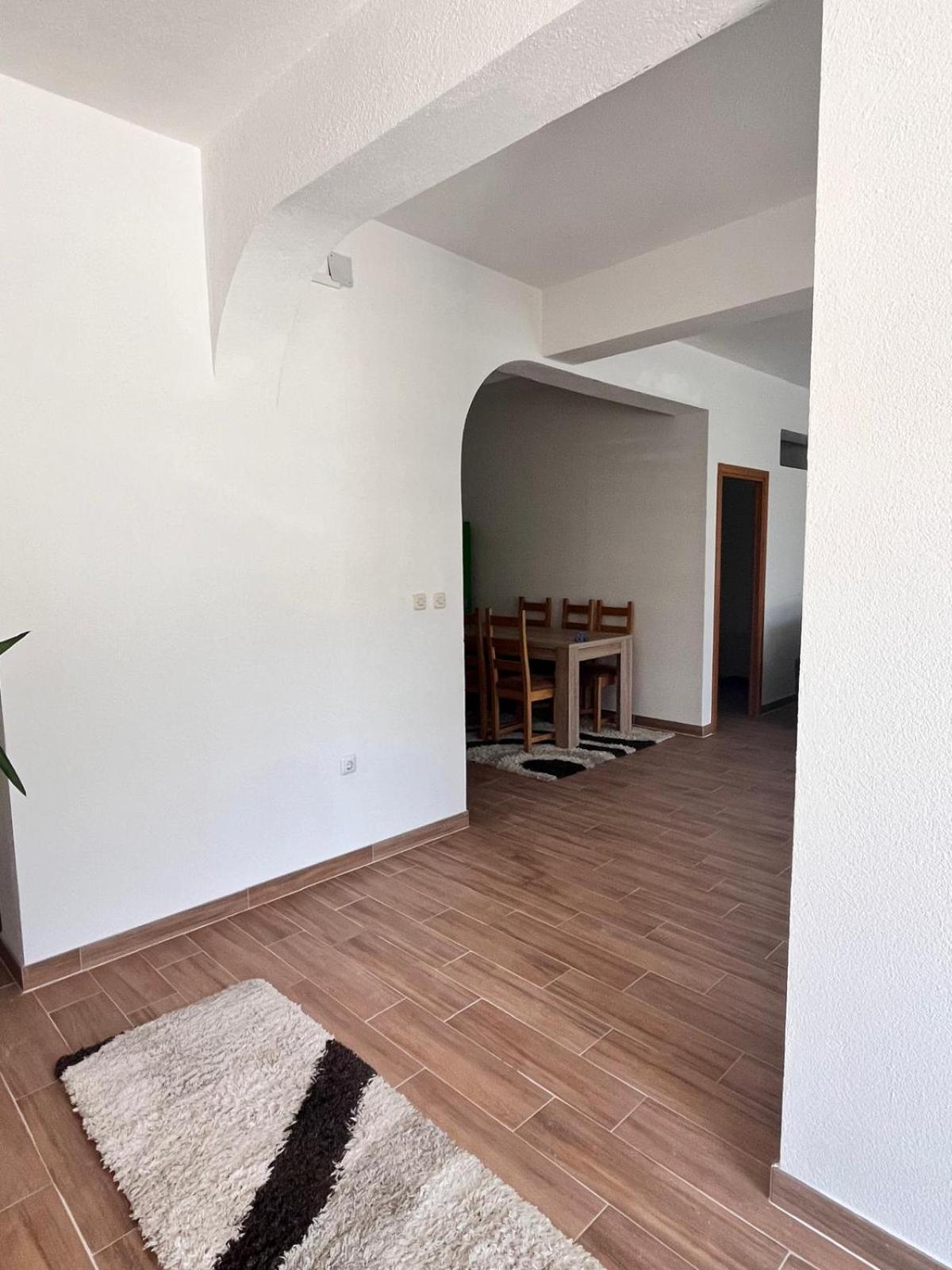 Cozy fully furnished apartment with garden
