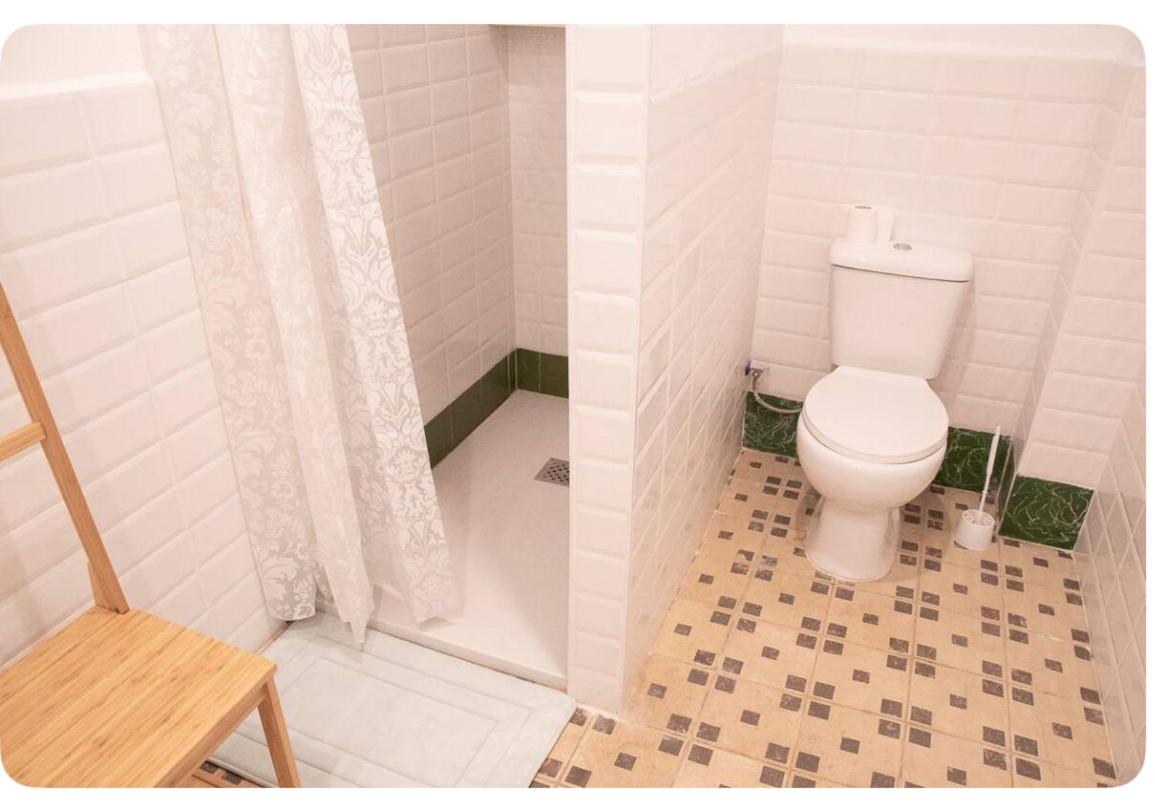 Habitación con Baño privado 1 cama de matrimonio photo 2