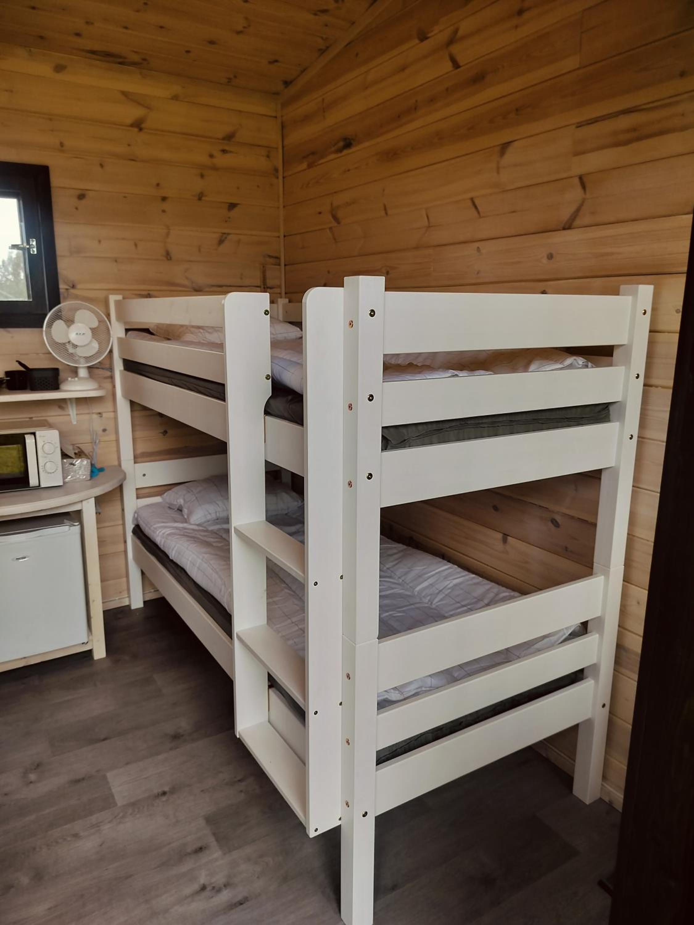 Mökkimajoitus elämyspuistosssa