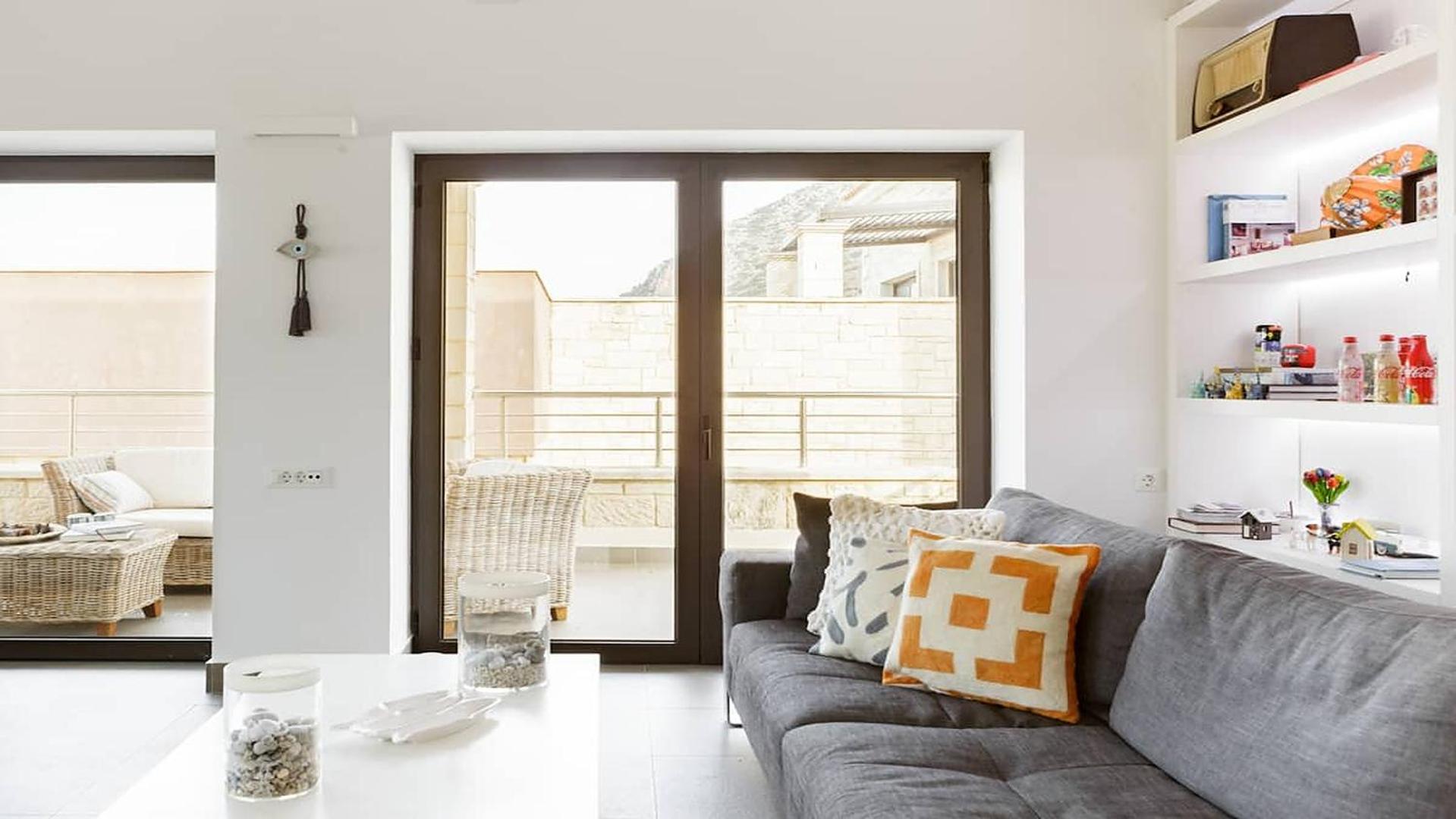 Contemporary Maisonette with Sea View Roof Terrace view 2