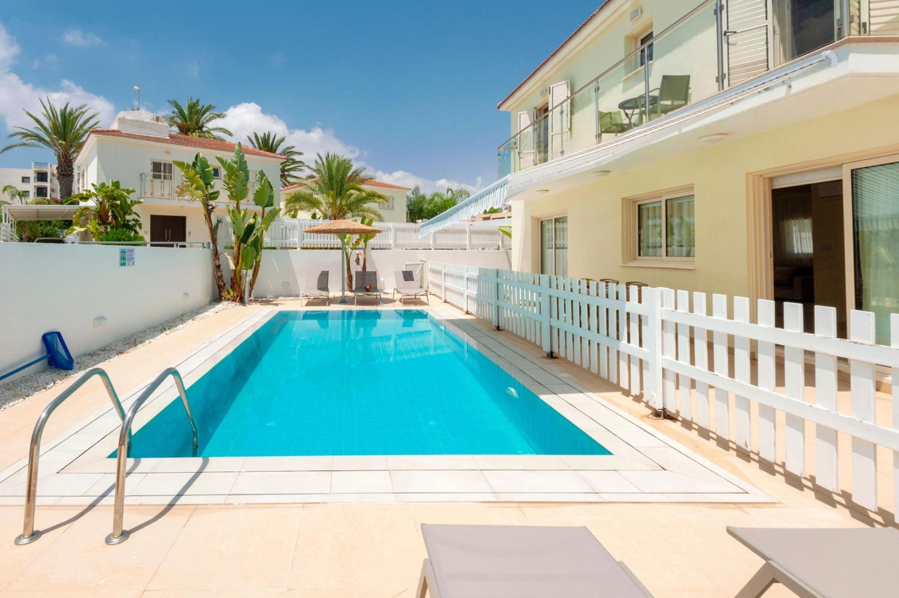 Villa Aurora - 100m from Pernera Beach