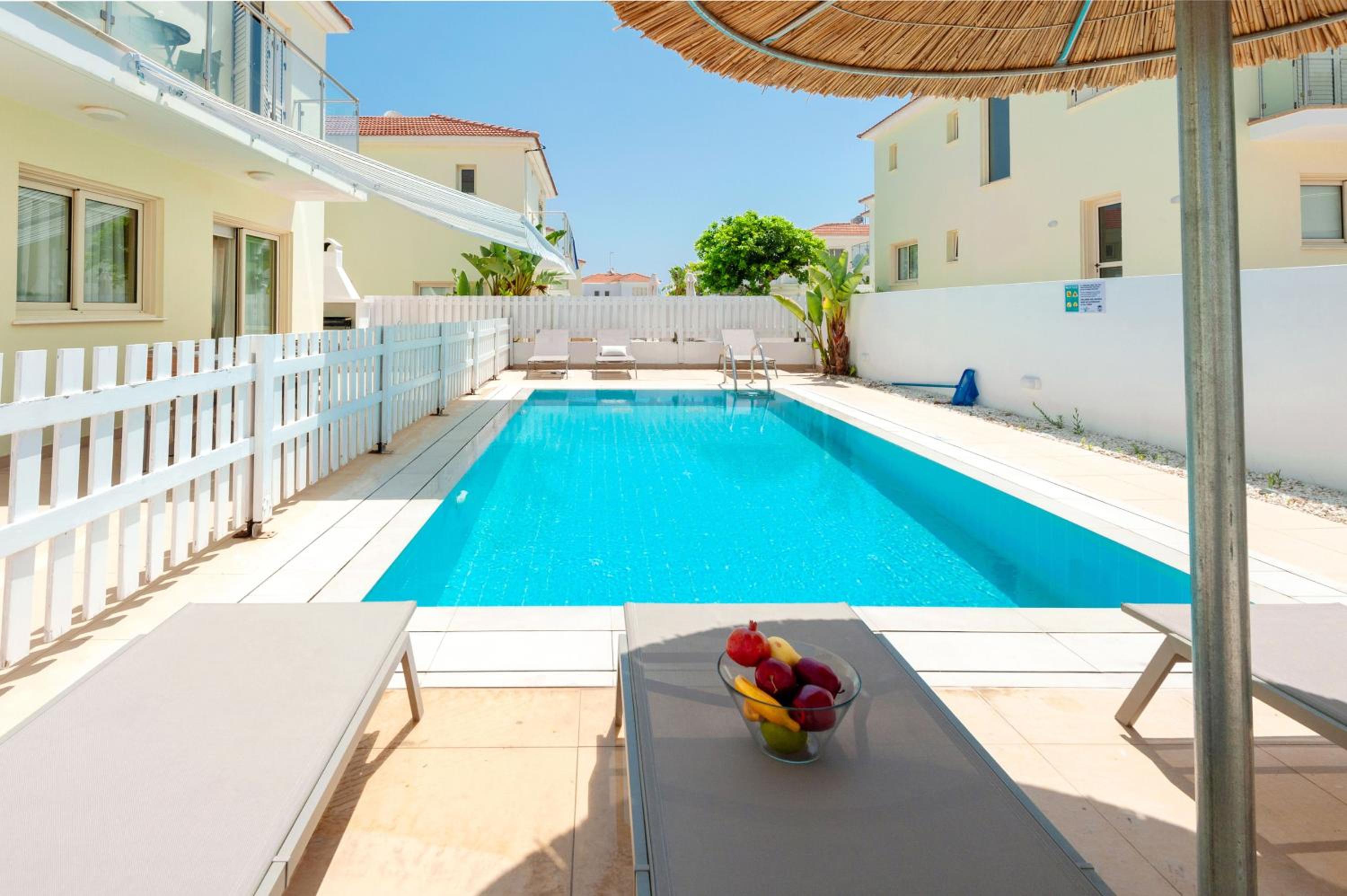 Villa Aurora - 100m from Pernera Beach