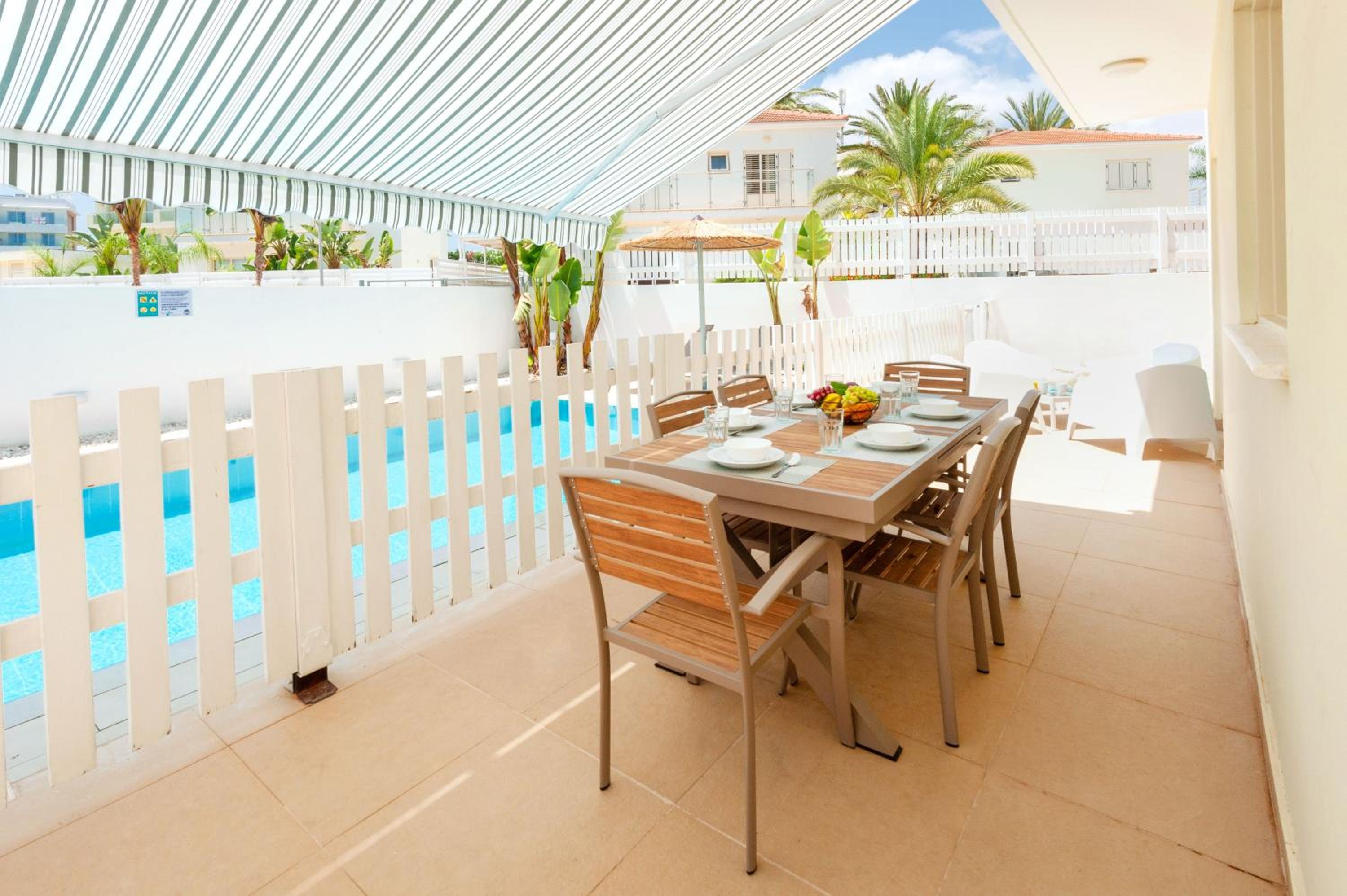Villa Aurora - 100m from Pernera Beach