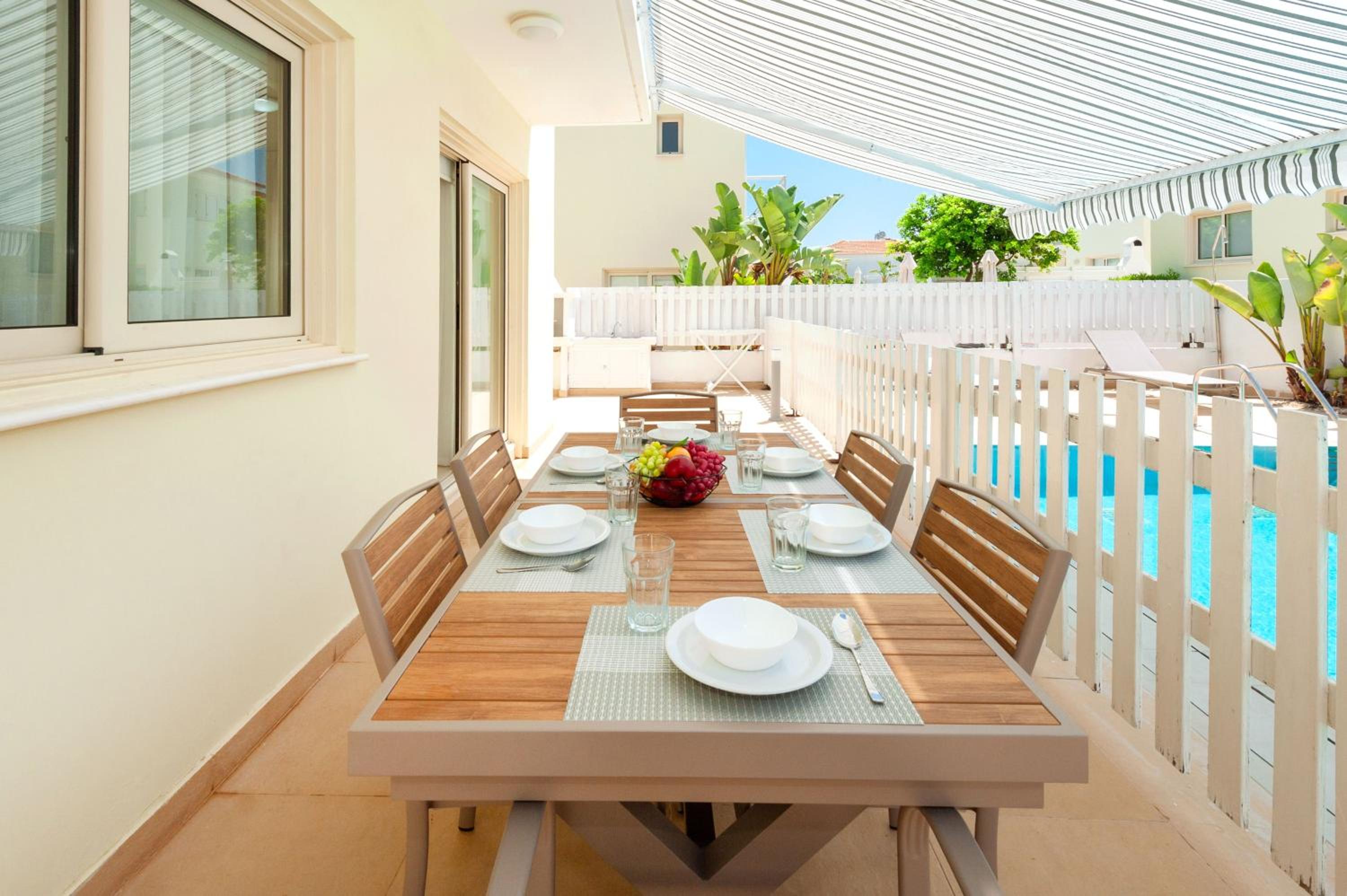 Villa Aurora - 100m from Pernera Beach