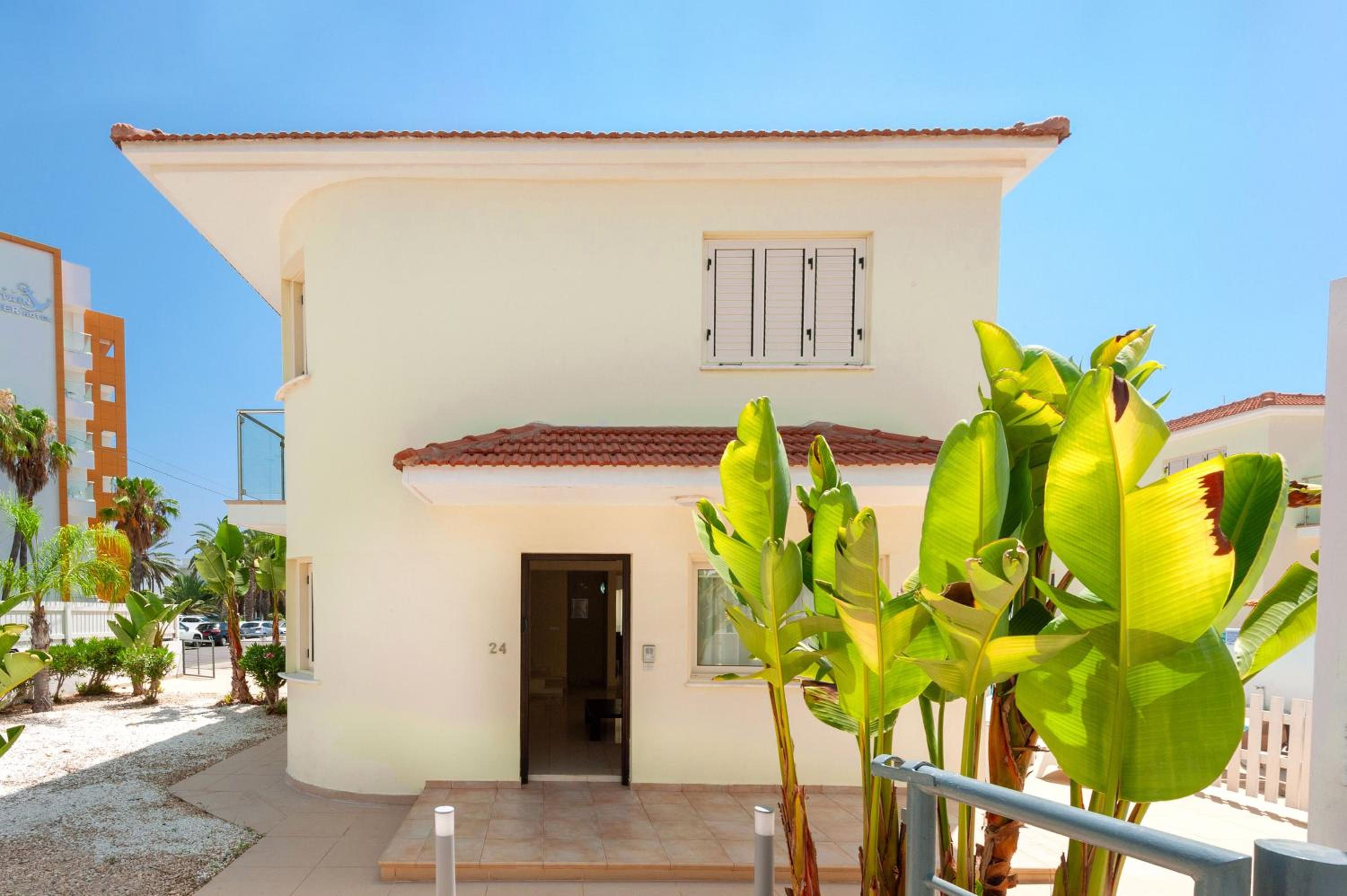 Villa Aurora - 100m from Pernera Beach