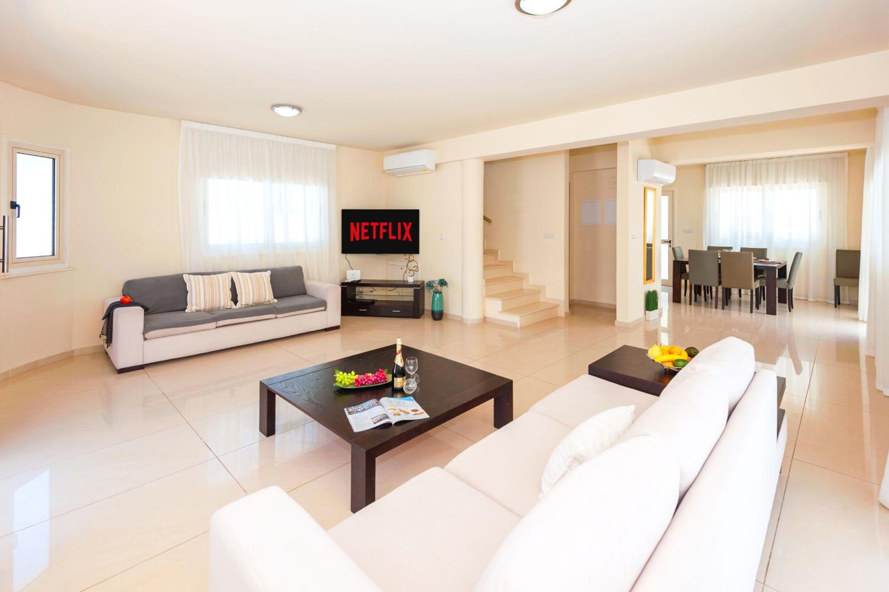 Villa Aurora - 100m from Pernera Beach
