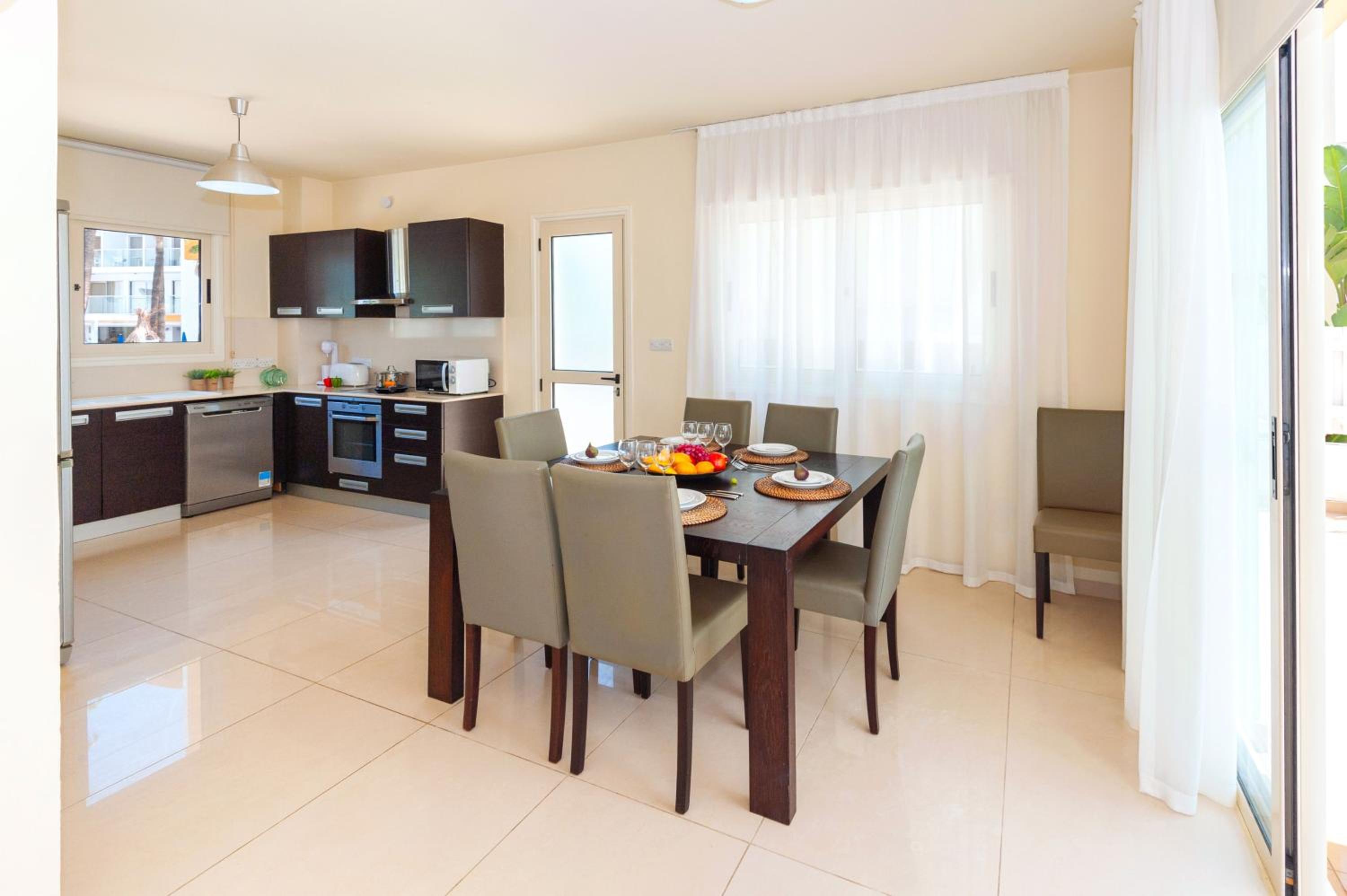Villa Aurora - 100m from Pernera Beach