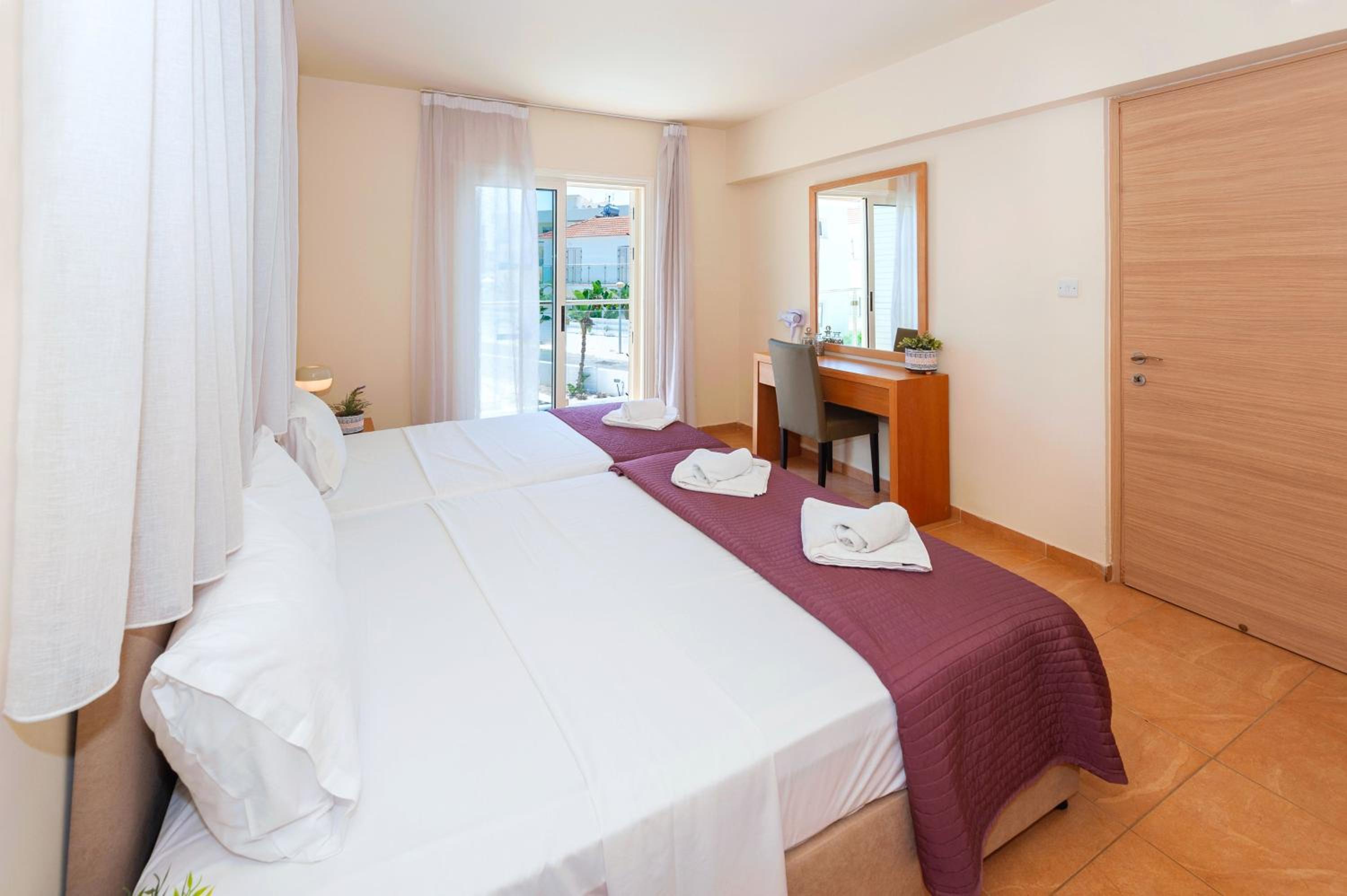 Villa Aurora - 100m from Pernera Beach