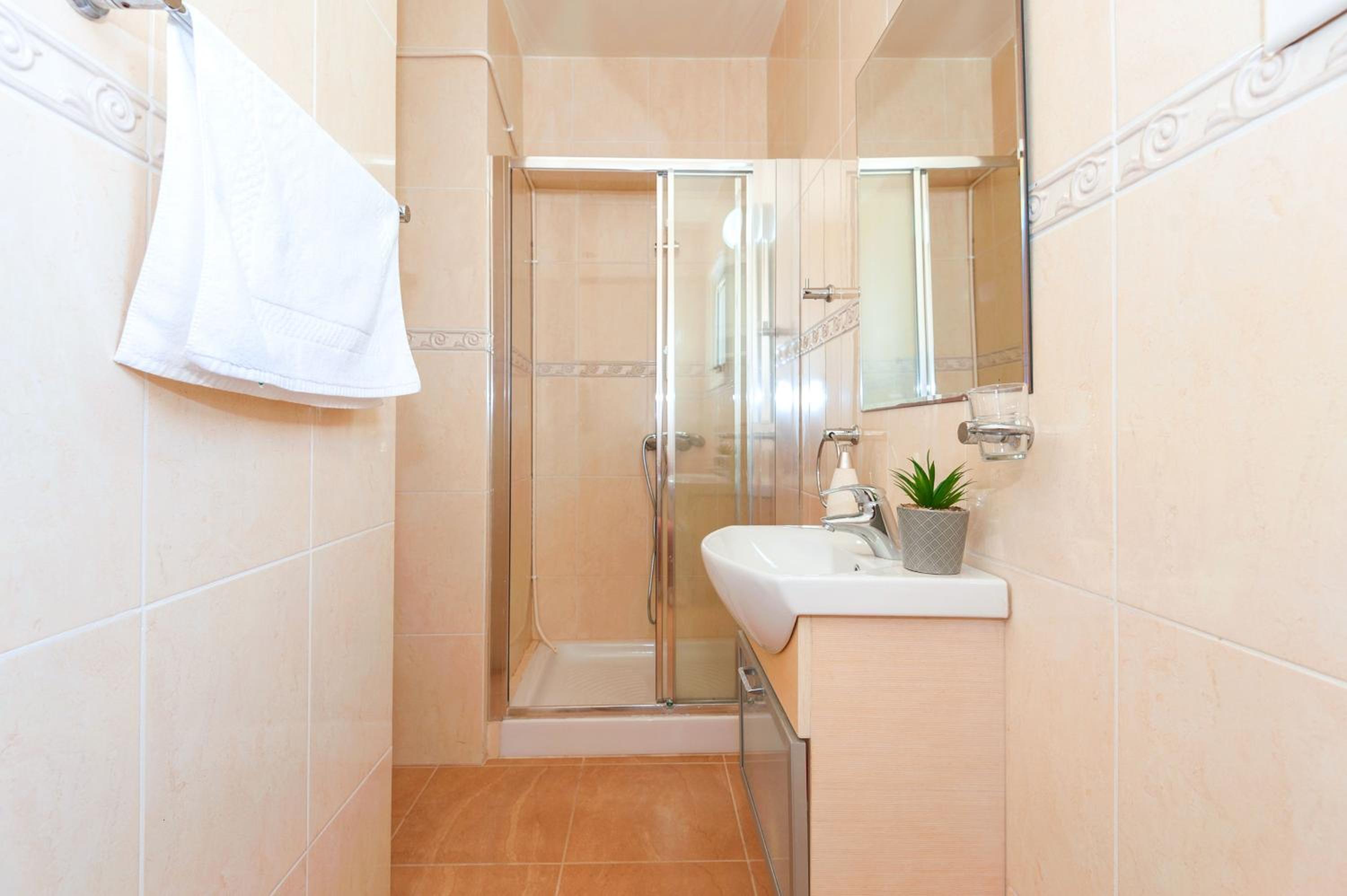 Villa Aurora - 100m from Pernera Beach