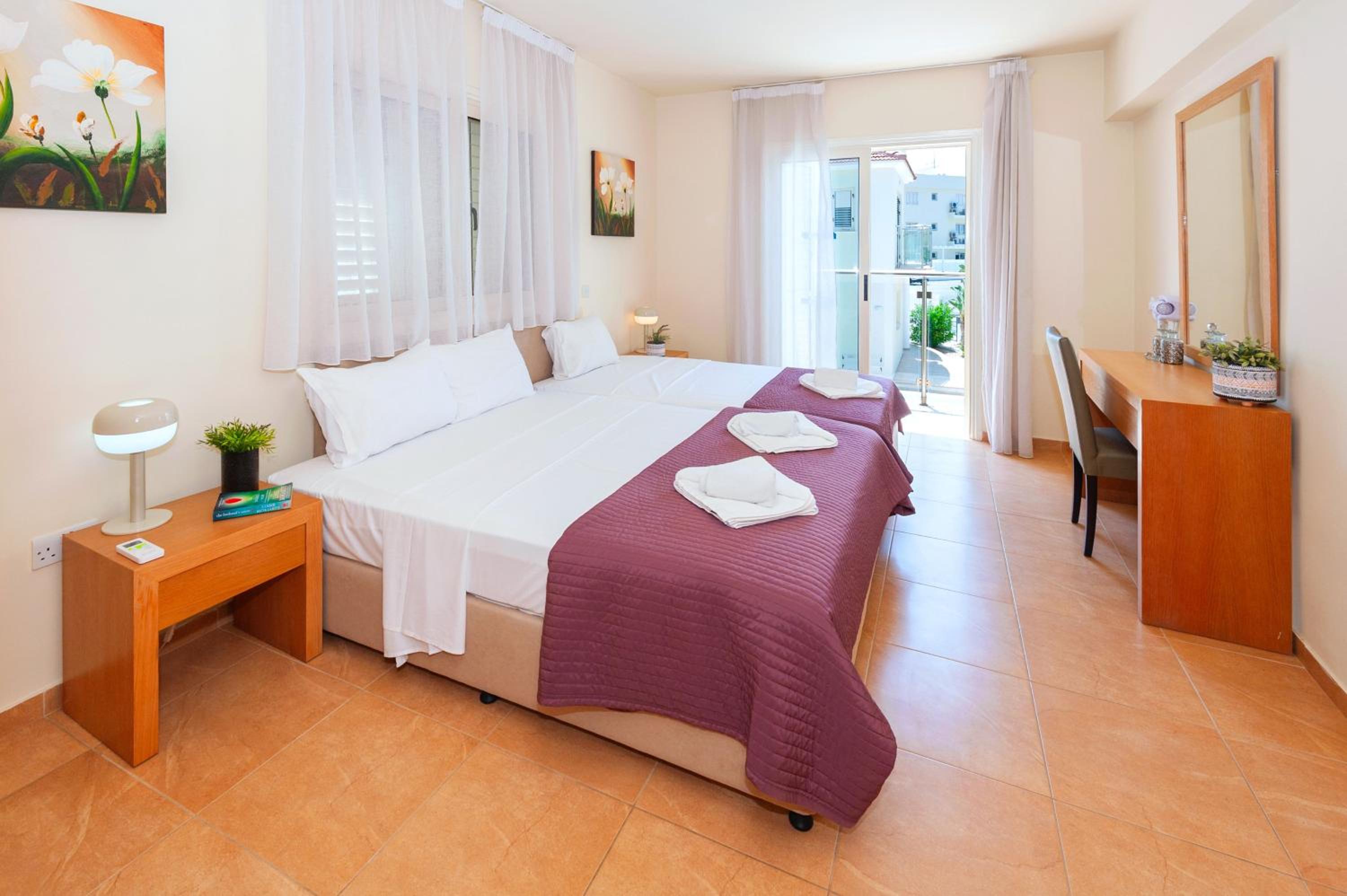 Villa Aurora - 100m from Pernera Beach
