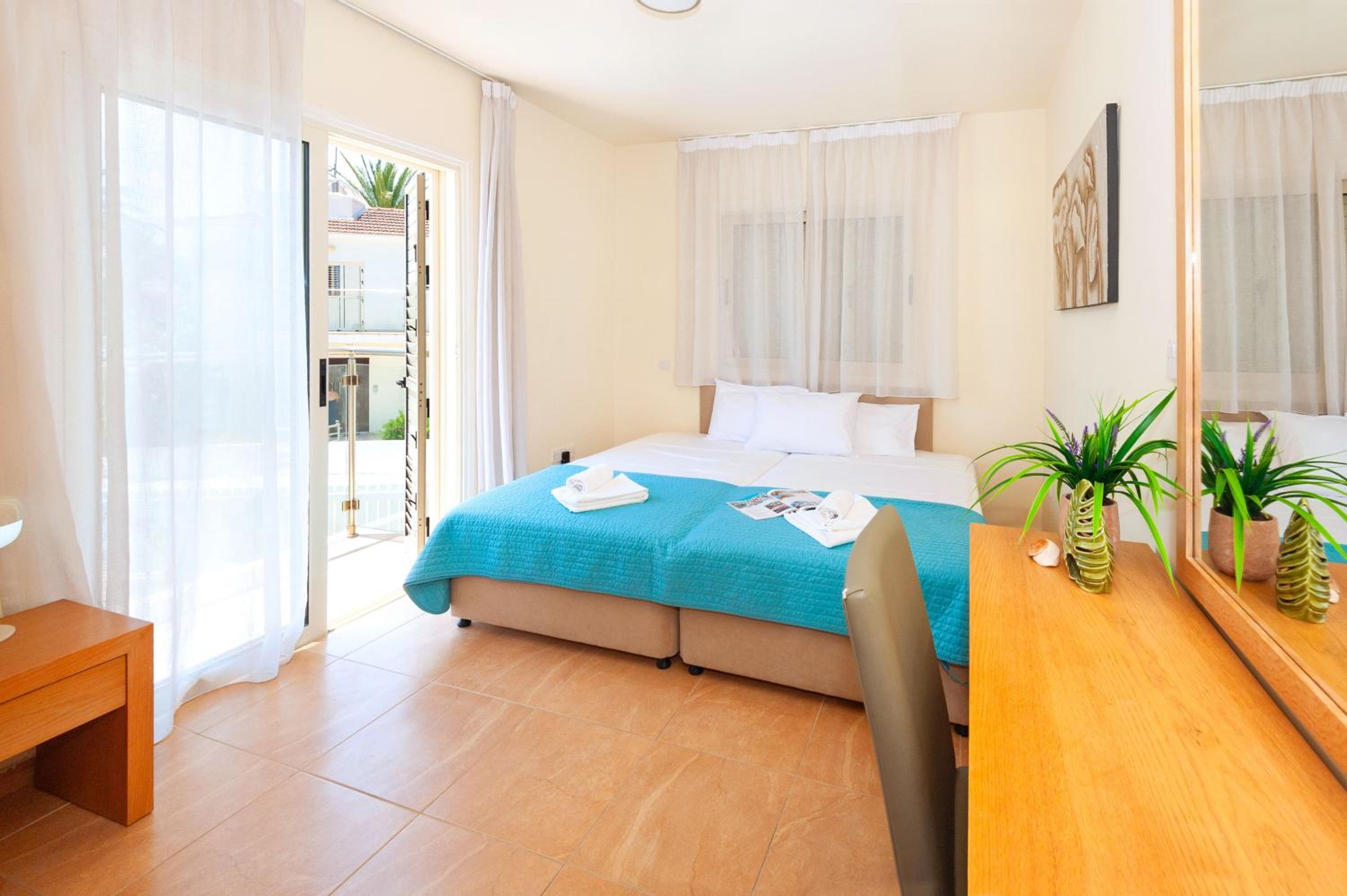 Villa Aurora - 100m from Pernera Beach