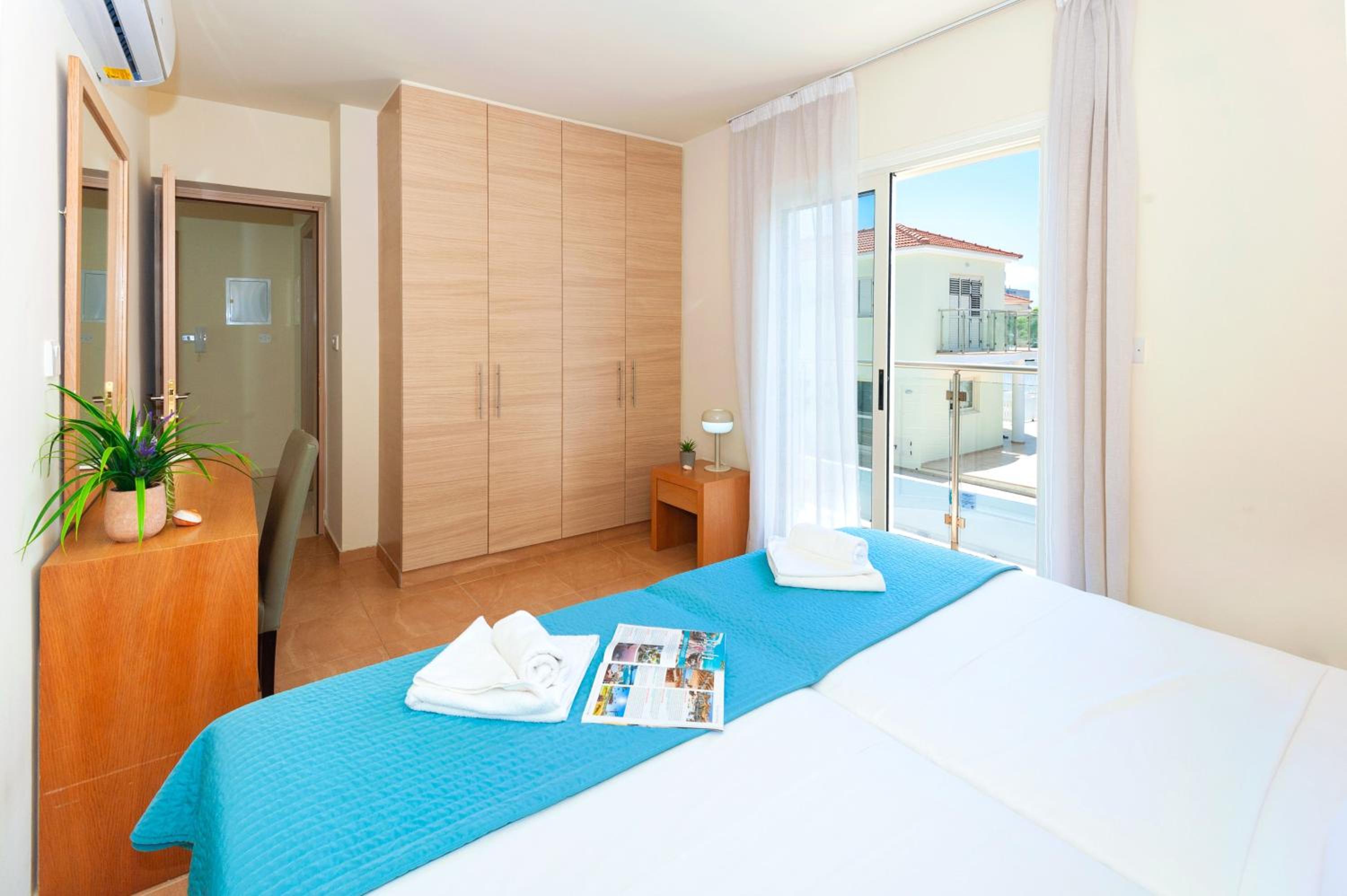 Villa Aurora - 100m from Pernera Beach