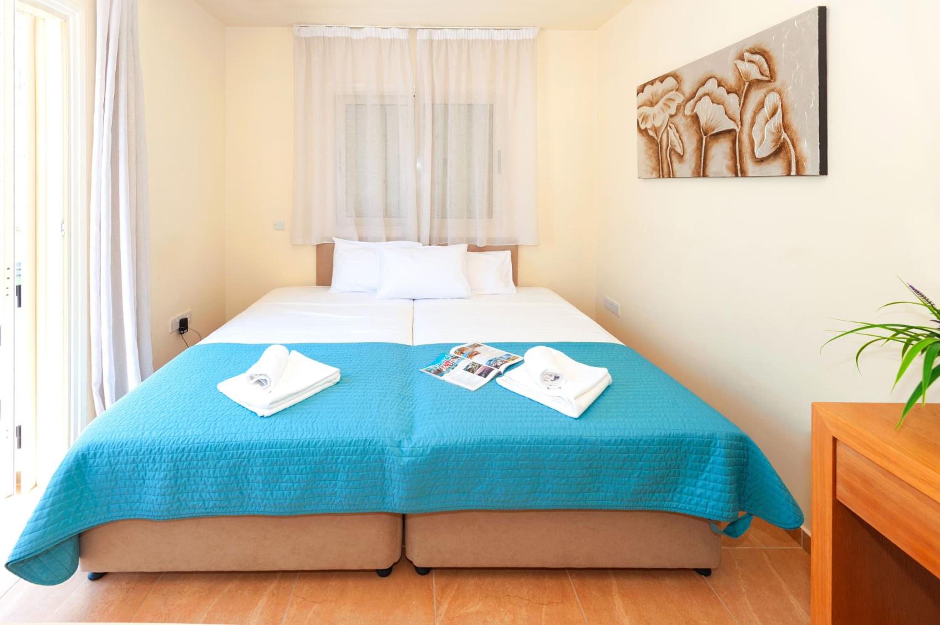 Villa Aurora - 100m from Pernera Beach