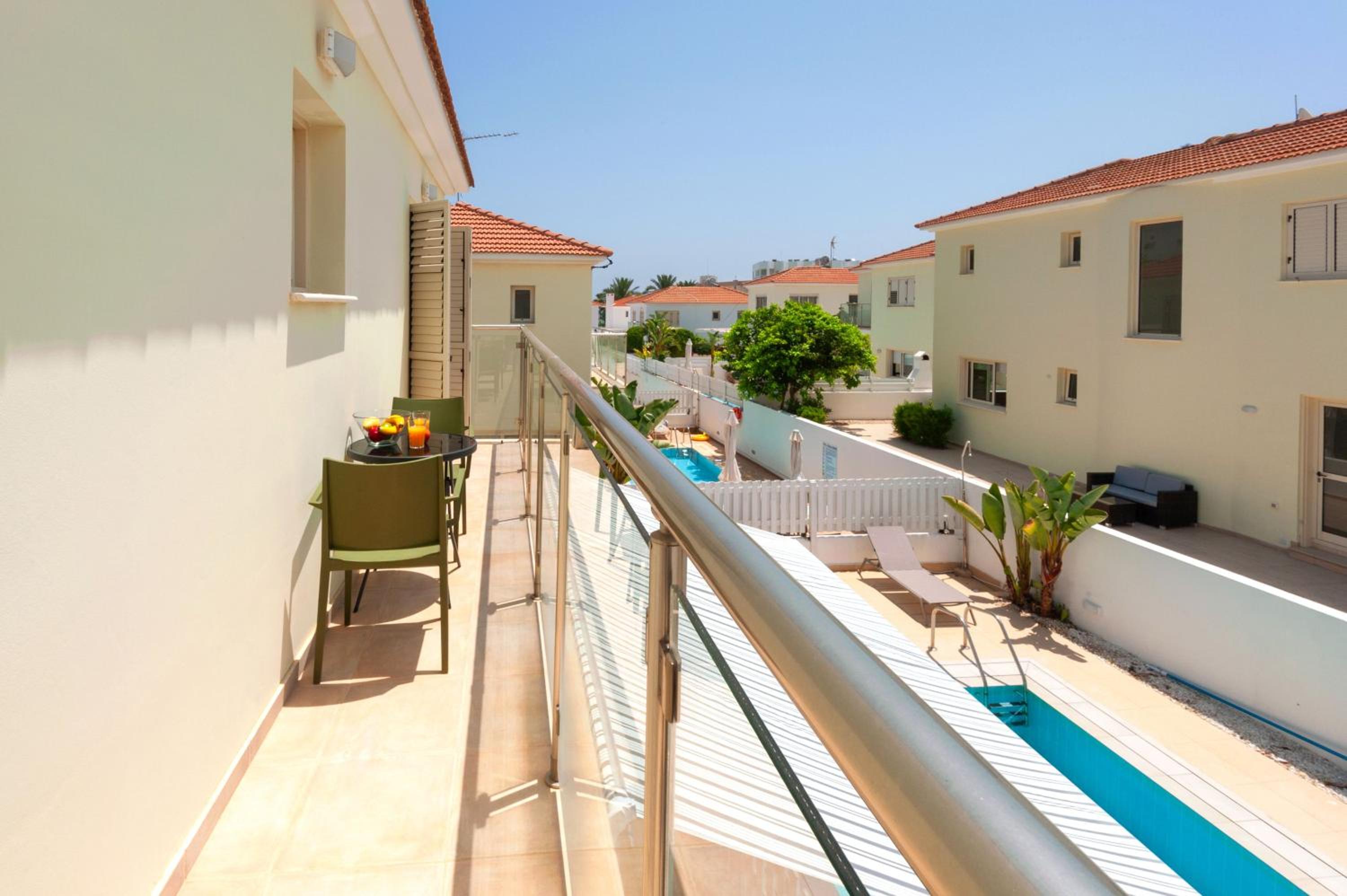 Villa Aurora - 100m from Pernera Beach