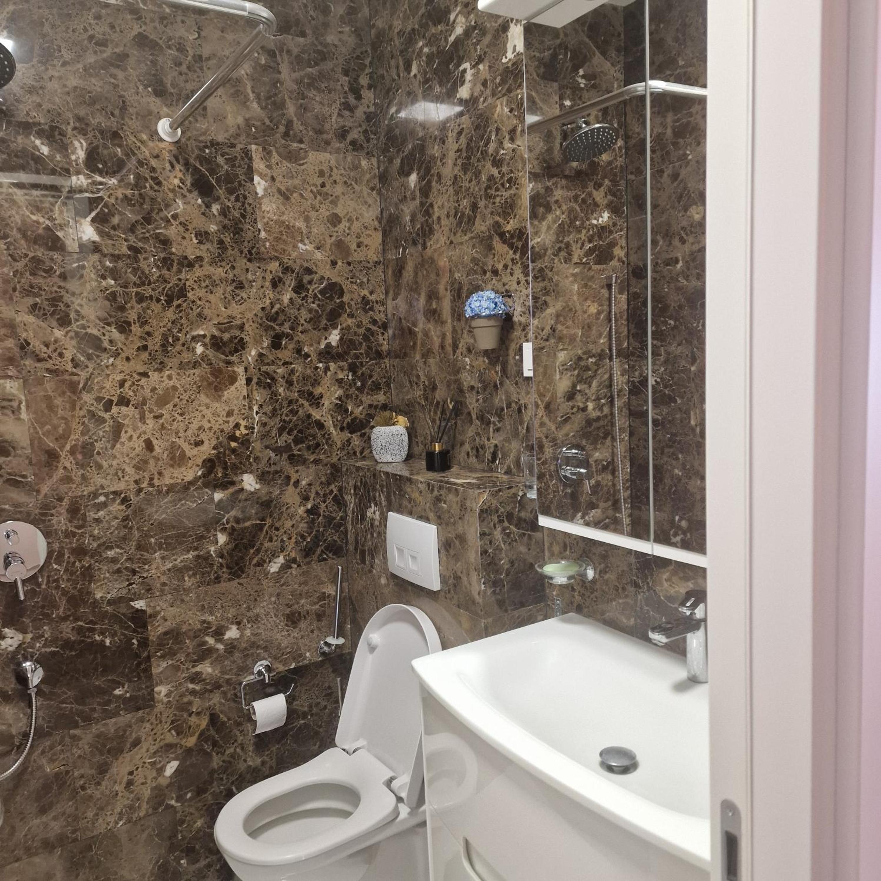 Luxury 3 bedroom flat in Tre canne hotel next to the beach view 2