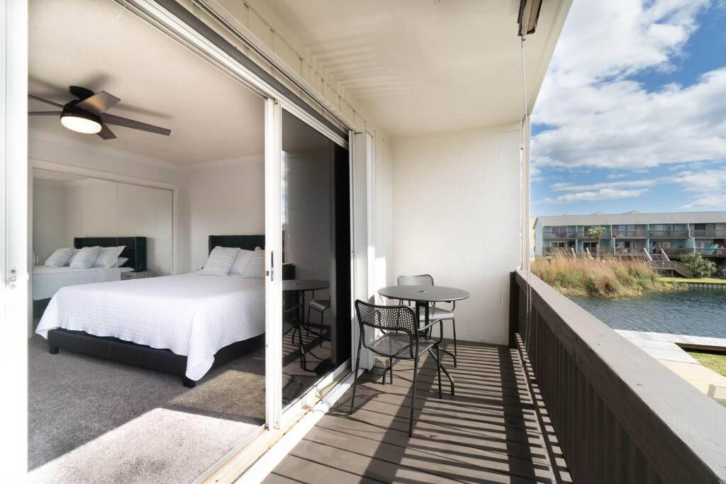 Travelers Rest - Pensacola Beach, Family Friendly! view 3
