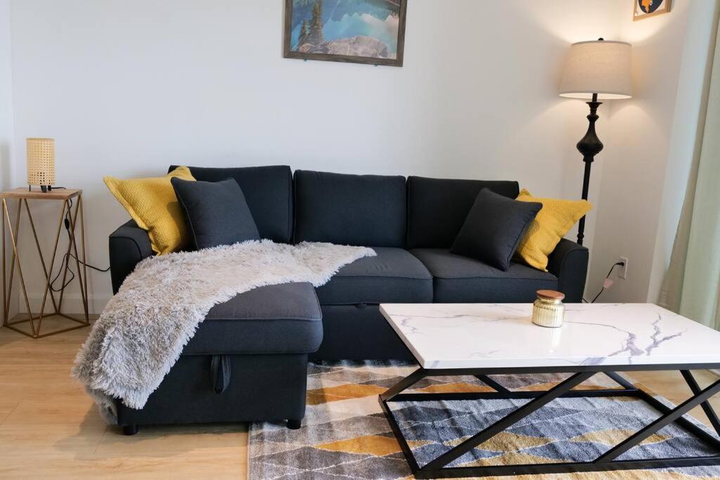 2bhk Luxury brand new pvt suite Kitchener
