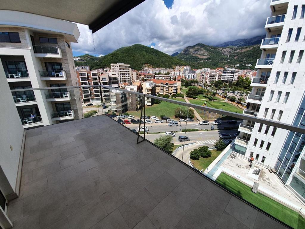 Luxury apart with 3 bedrooms in hotel near the beach view 5