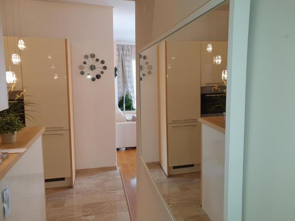 Luxury apart with 3 bedrooms in hotel near the beach view 4