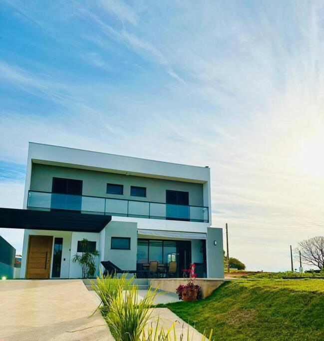 3suites DeH Clima de Férias Represa a 200 metros