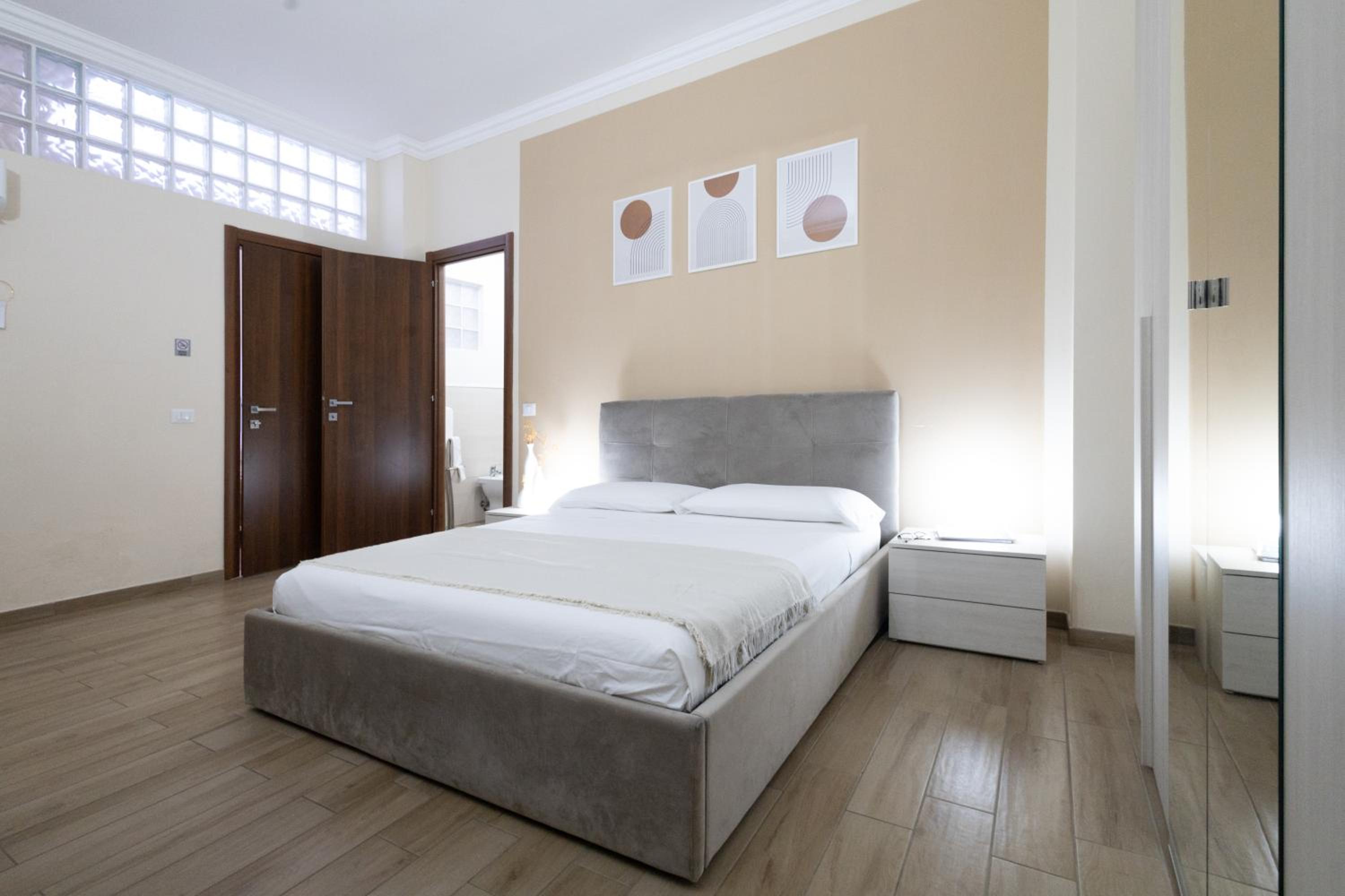 Sunset B&B en Ladispoli — hotel room