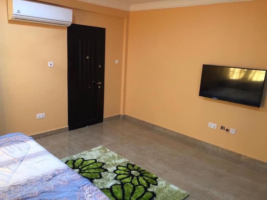 Serene 2 bed with Wi-Fi and AC view 3