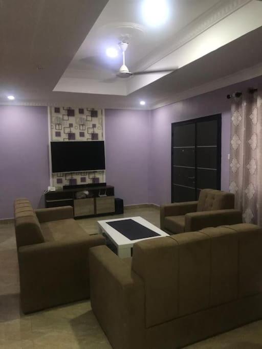 Serene 2 bed with Wi-Fi and AC view 5