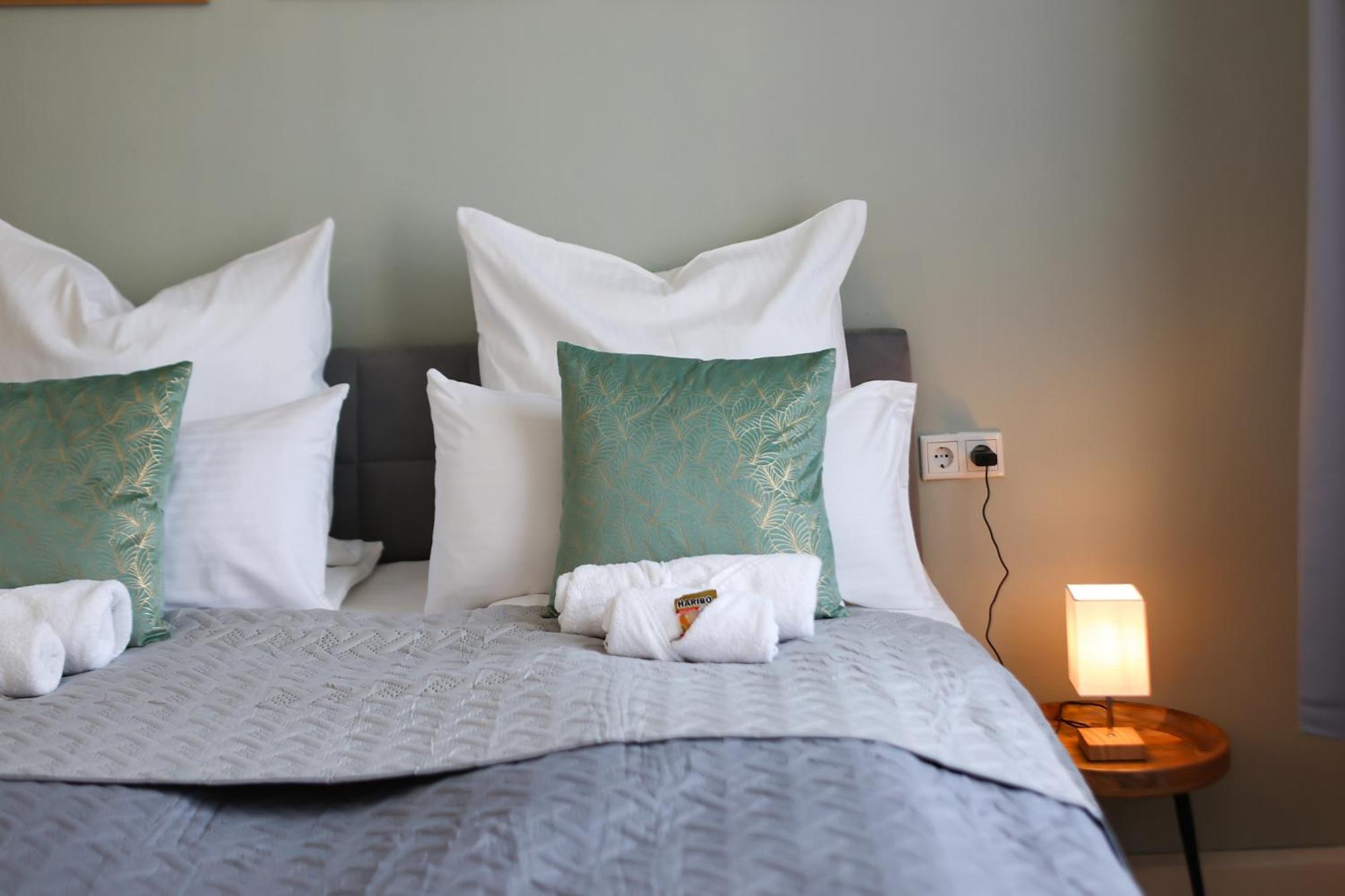 cruwzo I Exclusive Apartments in Central location with Parking