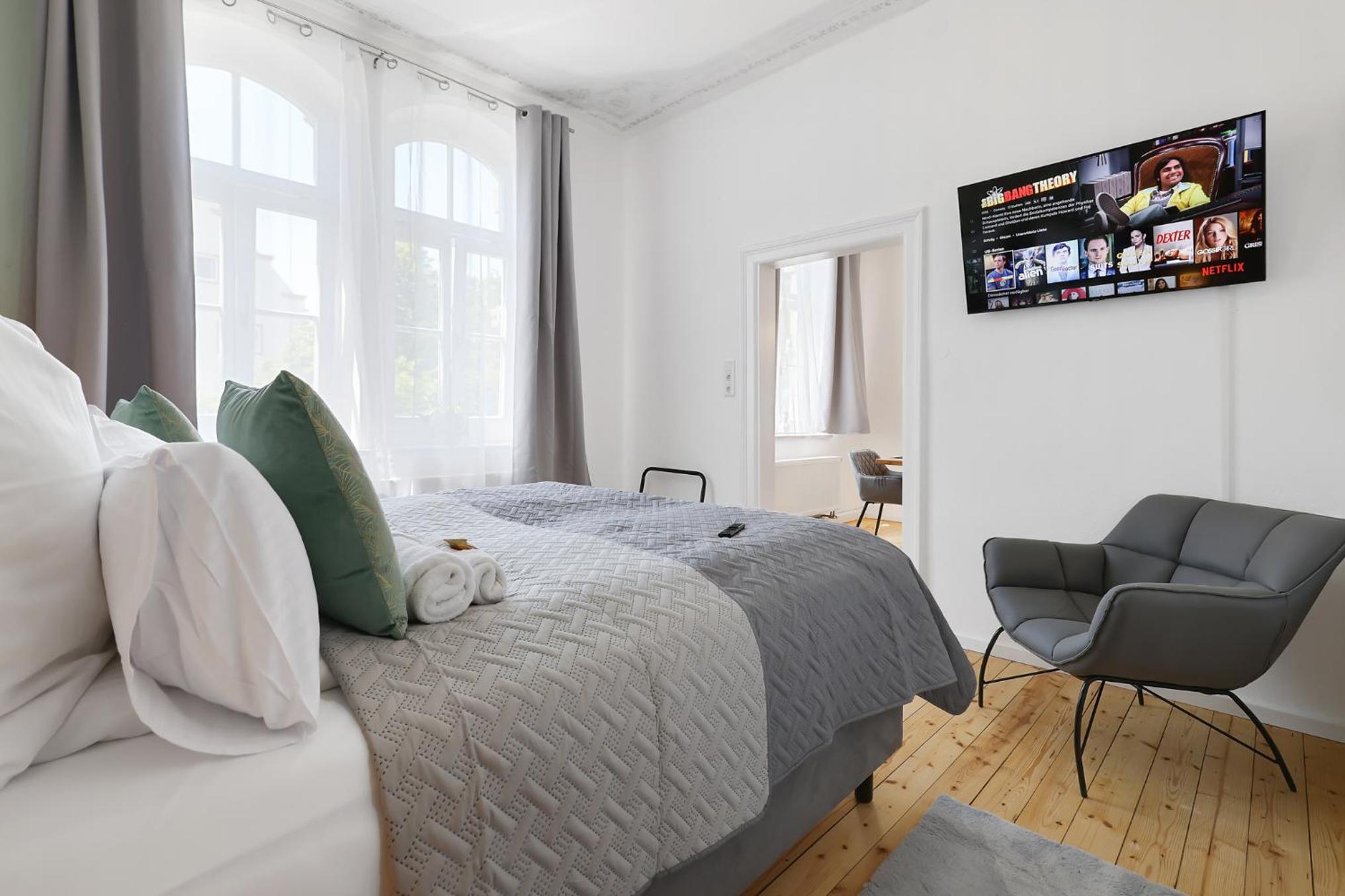 cruwzo I Exclusive Apartments in Central location with Parking