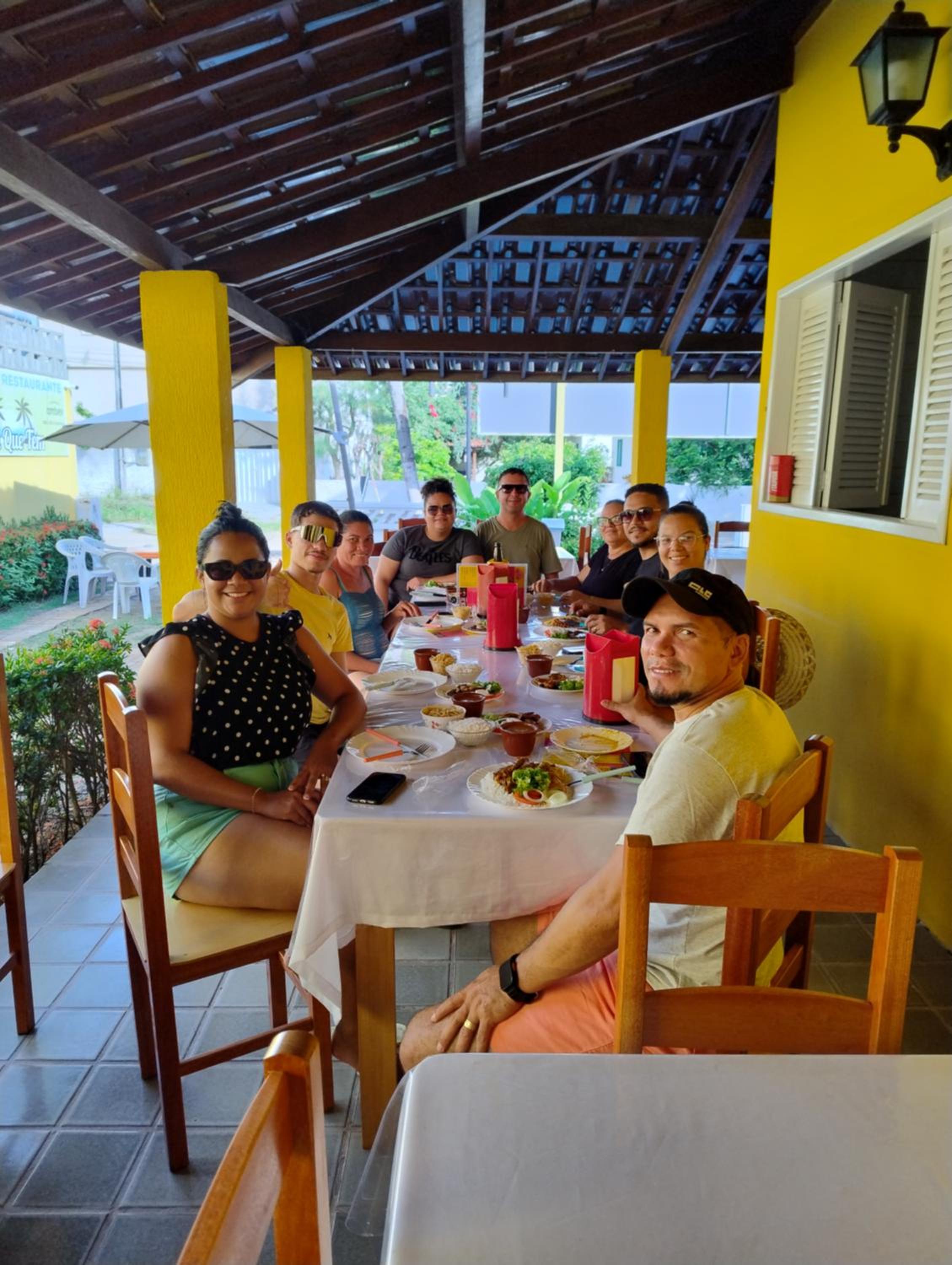 Pousada e restaurante vem que tem