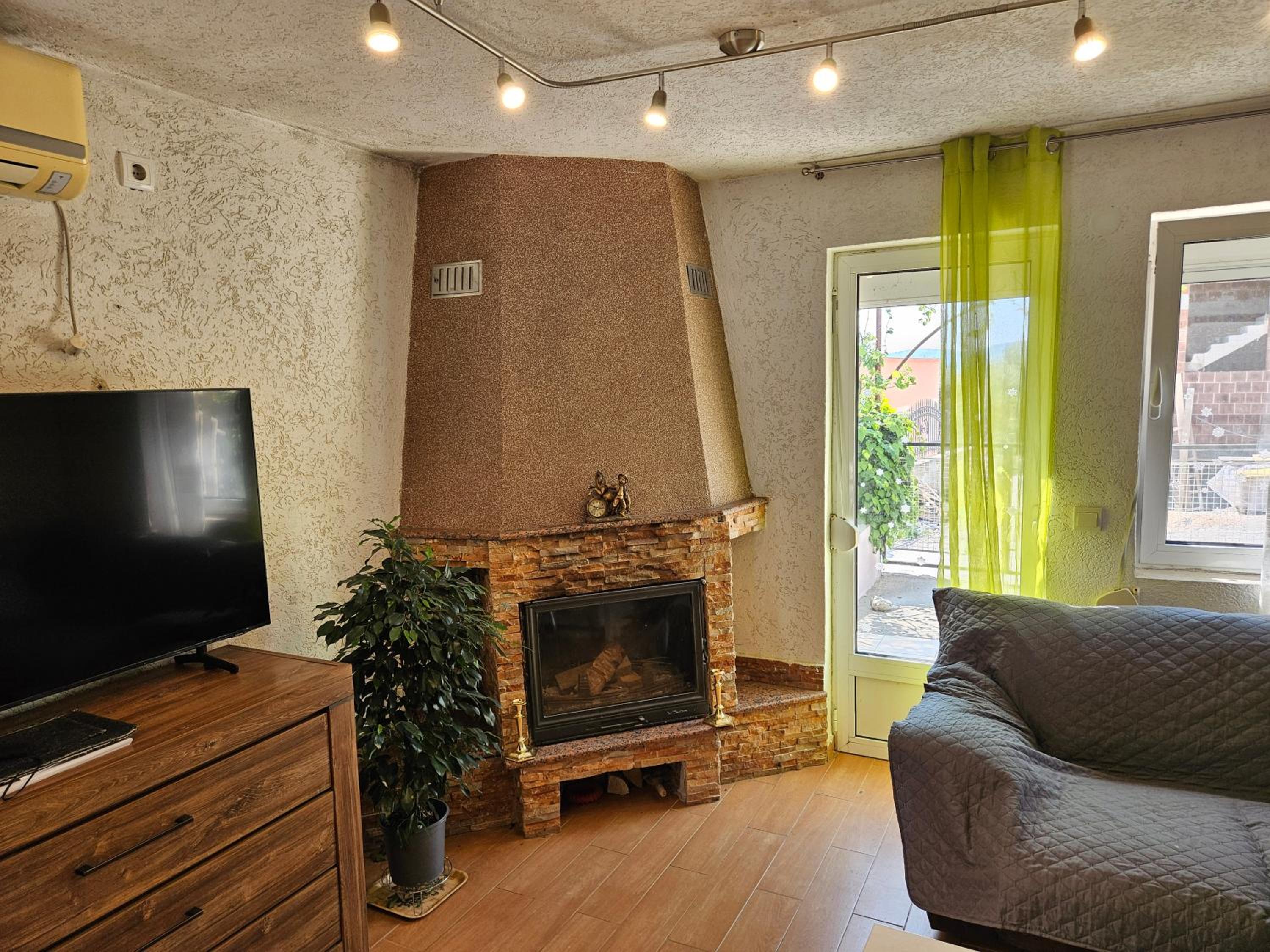 Photo 8