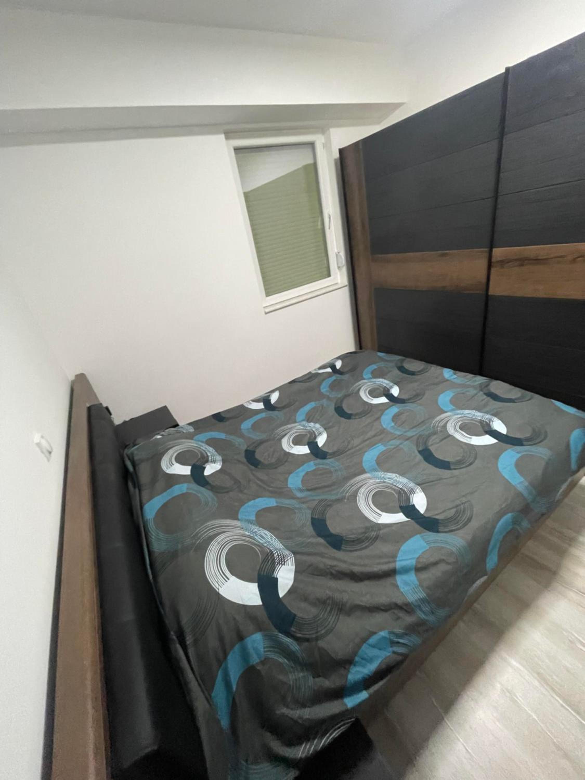 Oskar Apartments 2 view 2