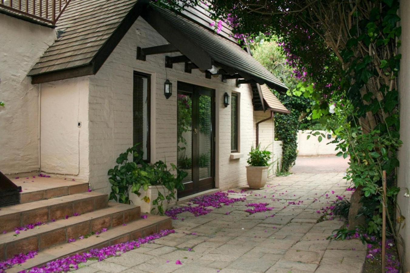 No 66 Sandton Lodge