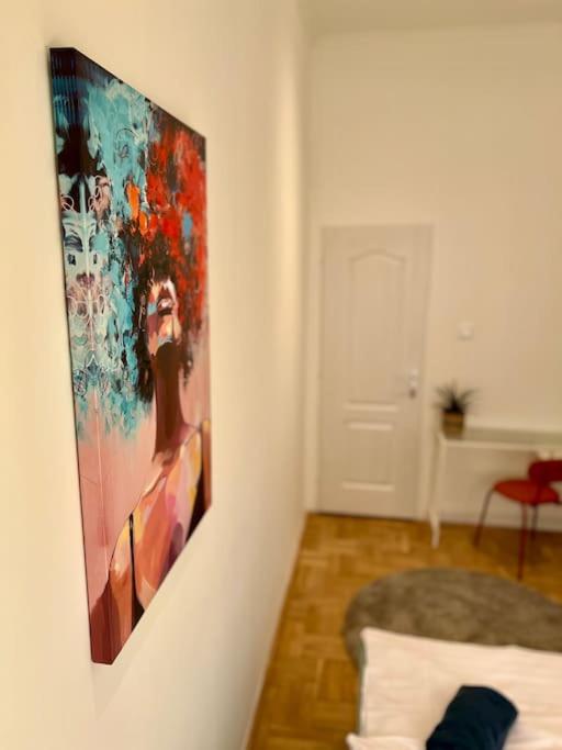 2BR Supercentral Apartment with Variable Beds by NW
