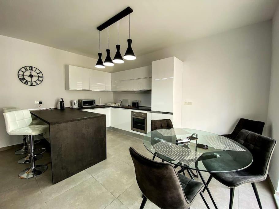 Modern Bright Apartment Central Sliema 6th floor view 4
